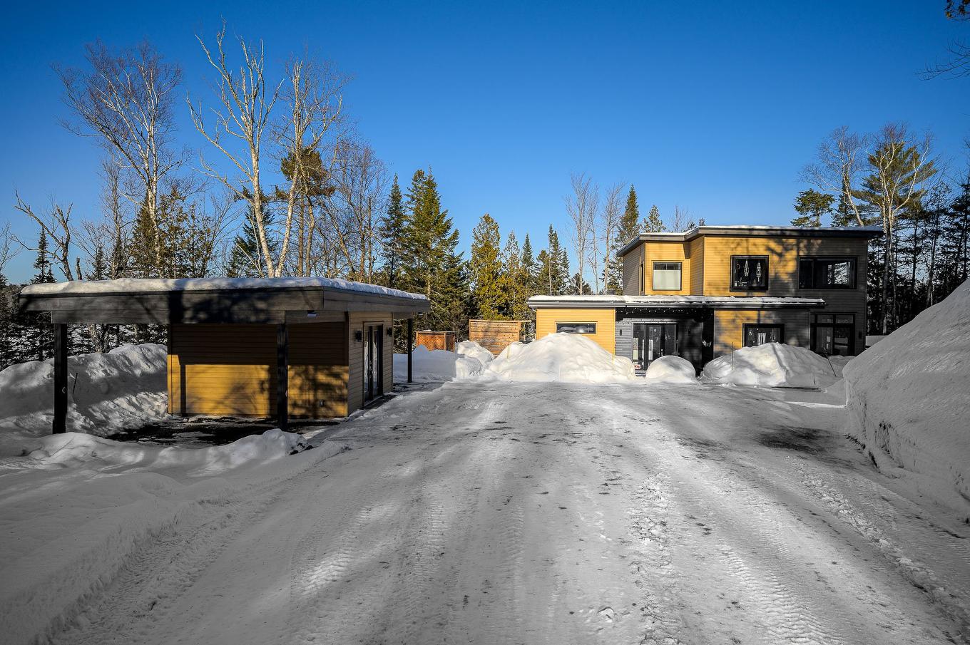 Façade - 25 Rue Du Randonneur, Sainte-Marguerite-Du-Lac-Masson, QC - Outdoor