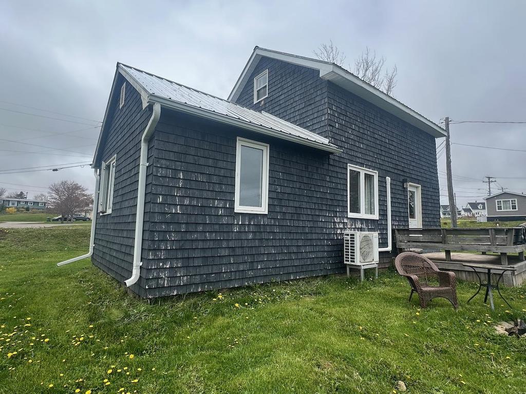 33 Knights Avenue, Souris, PE