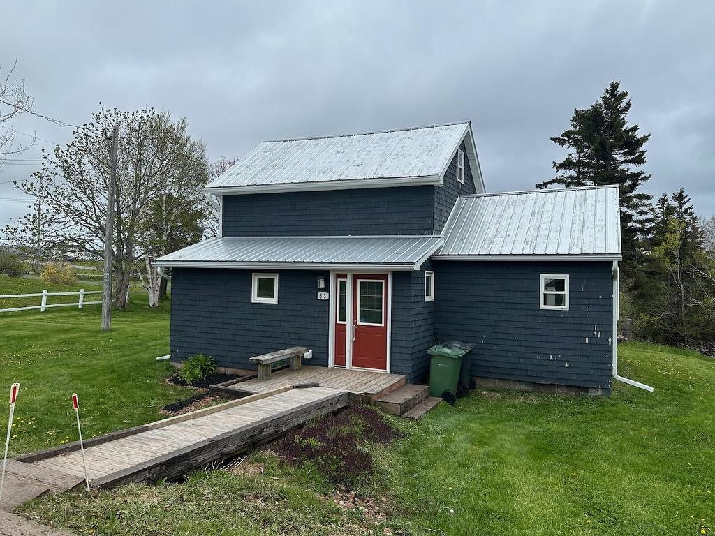 33 Knights Avenue, Souris, PE