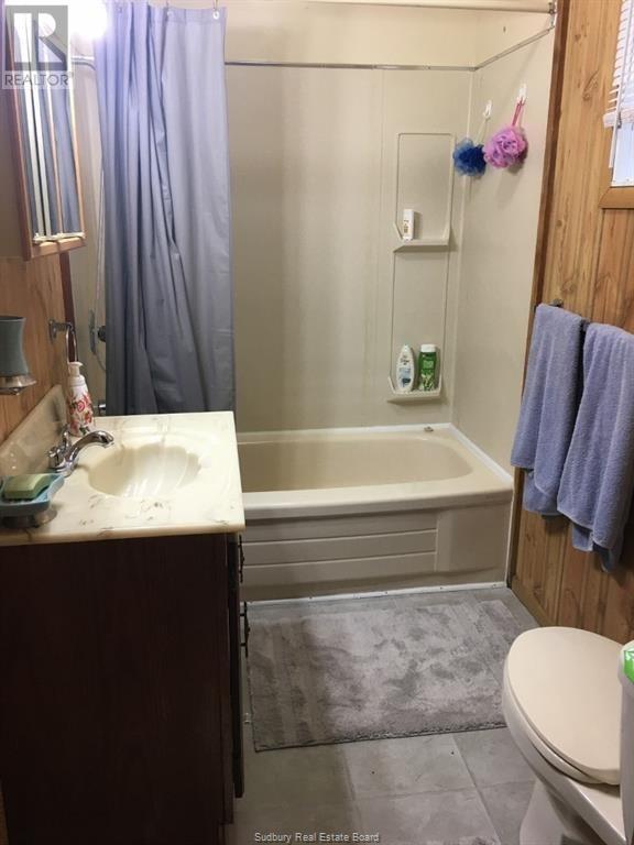 626 Key River, Killarney, ON - Indoor Photo Showing Bathroom