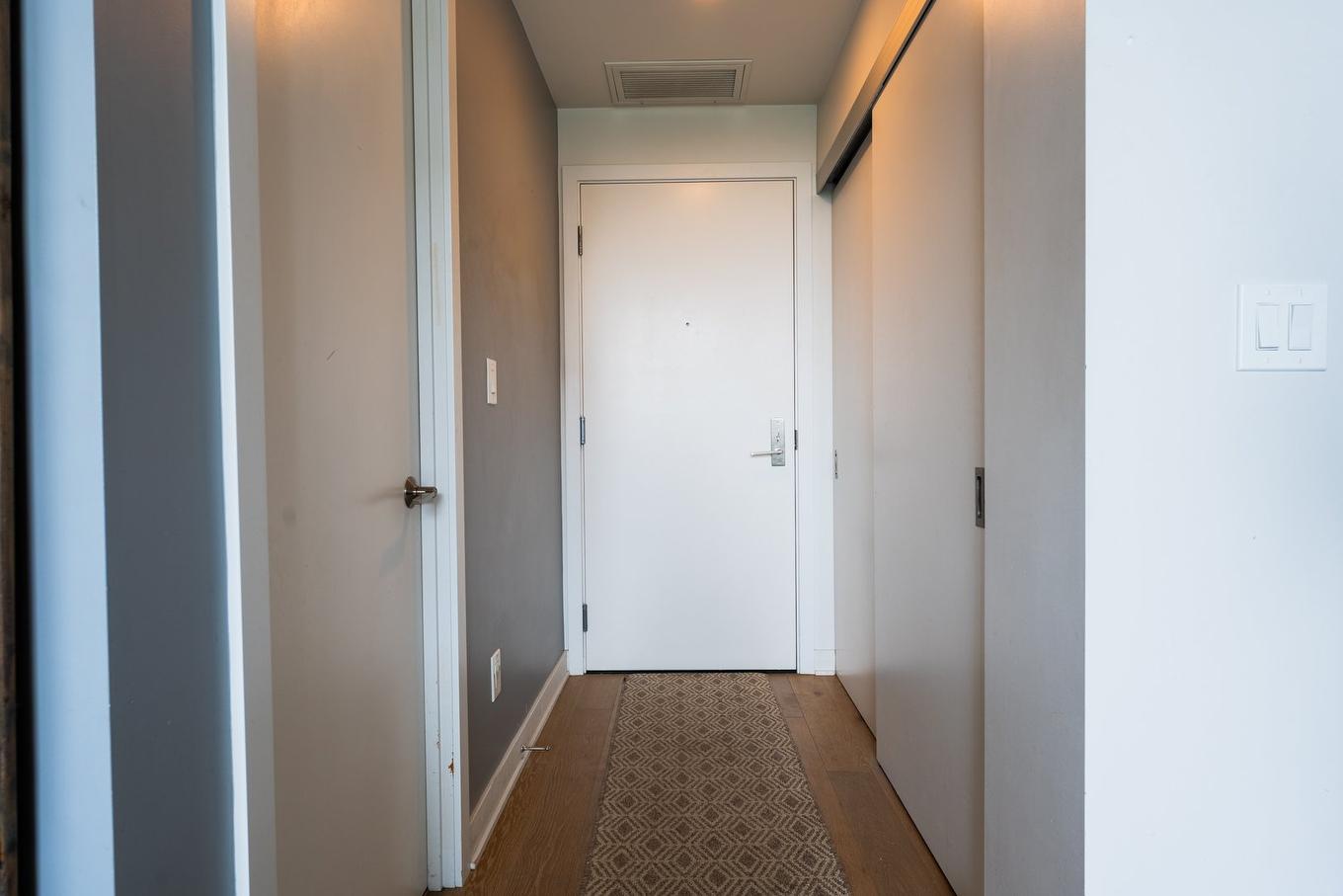 Hall - 609-1188 Rue St-Antoine O., Montréal (Ville-Marie), QC - Indoor Photo Showing Other Room