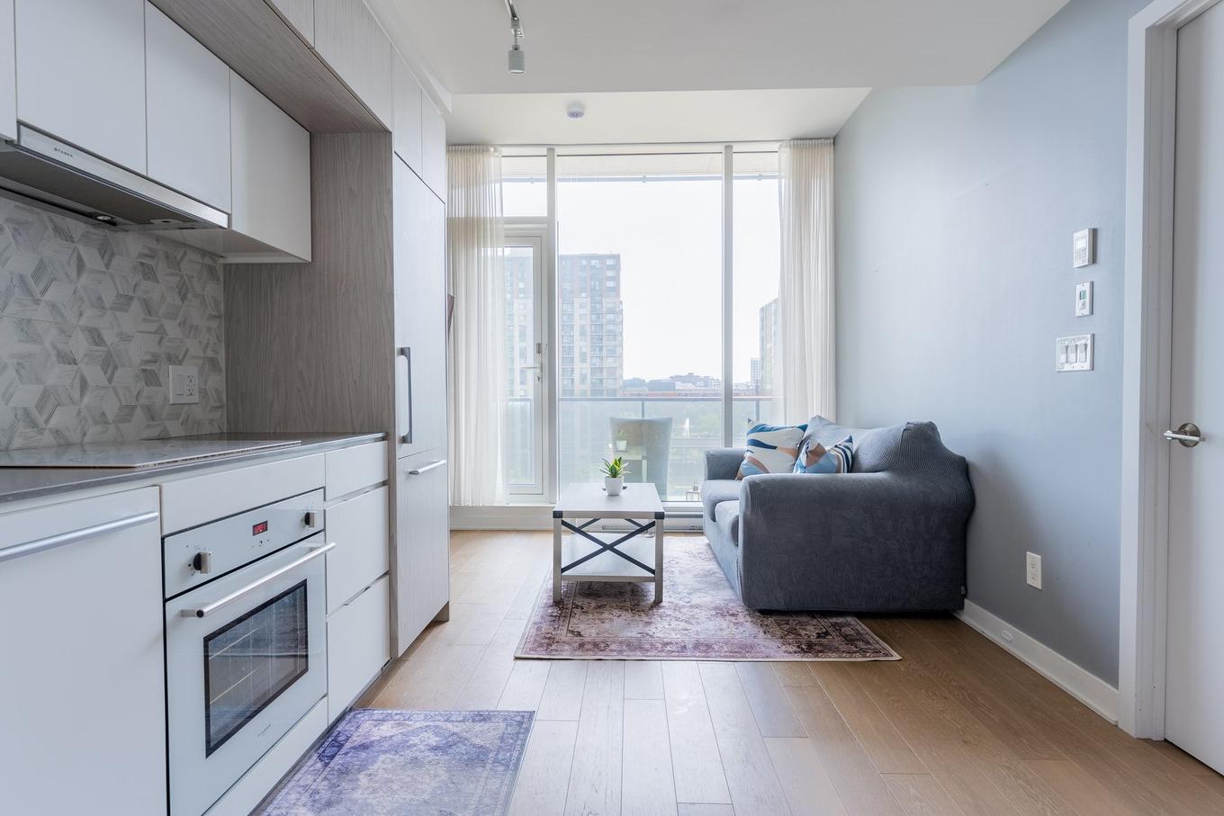 Living room - 609-1188 Rue St-Antoine O., Montréal (Ville-Marie), QC - Indoor Photo Showing Kitchen