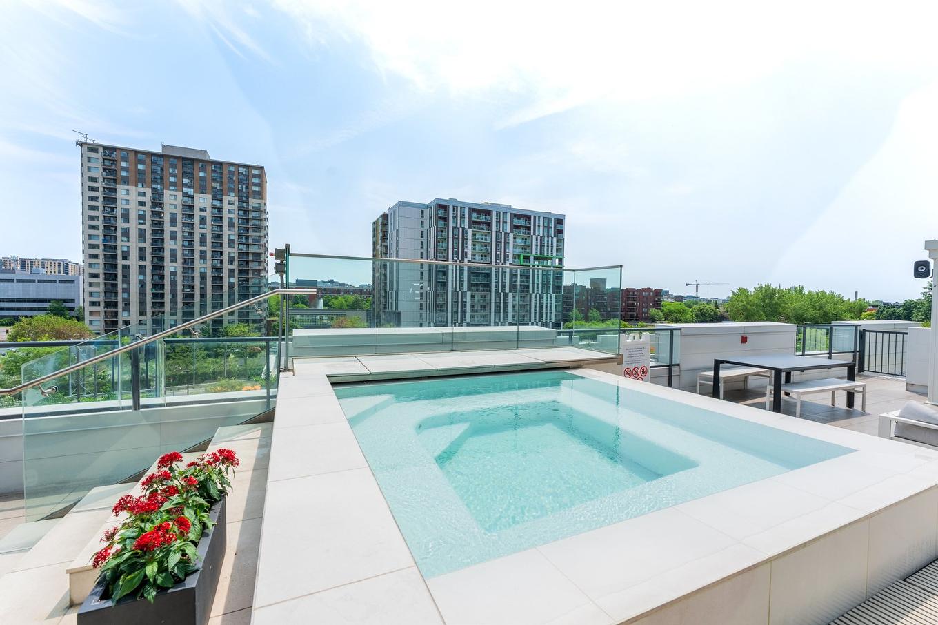 Pool - 609-1188 Rue St-Antoine O., Montréal (Ville-Marie), QC - Outdoor With In Ground Pool