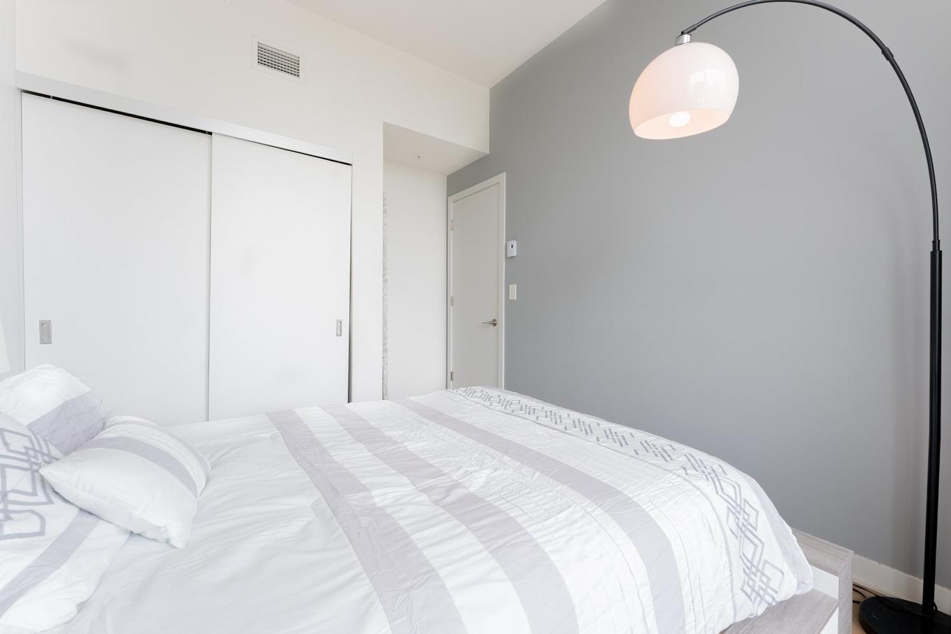 Bedroom - 609-1188 Rue St-Antoine O., Montréal (Ville-Marie), QC - Indoor Photo Showing Bedroom