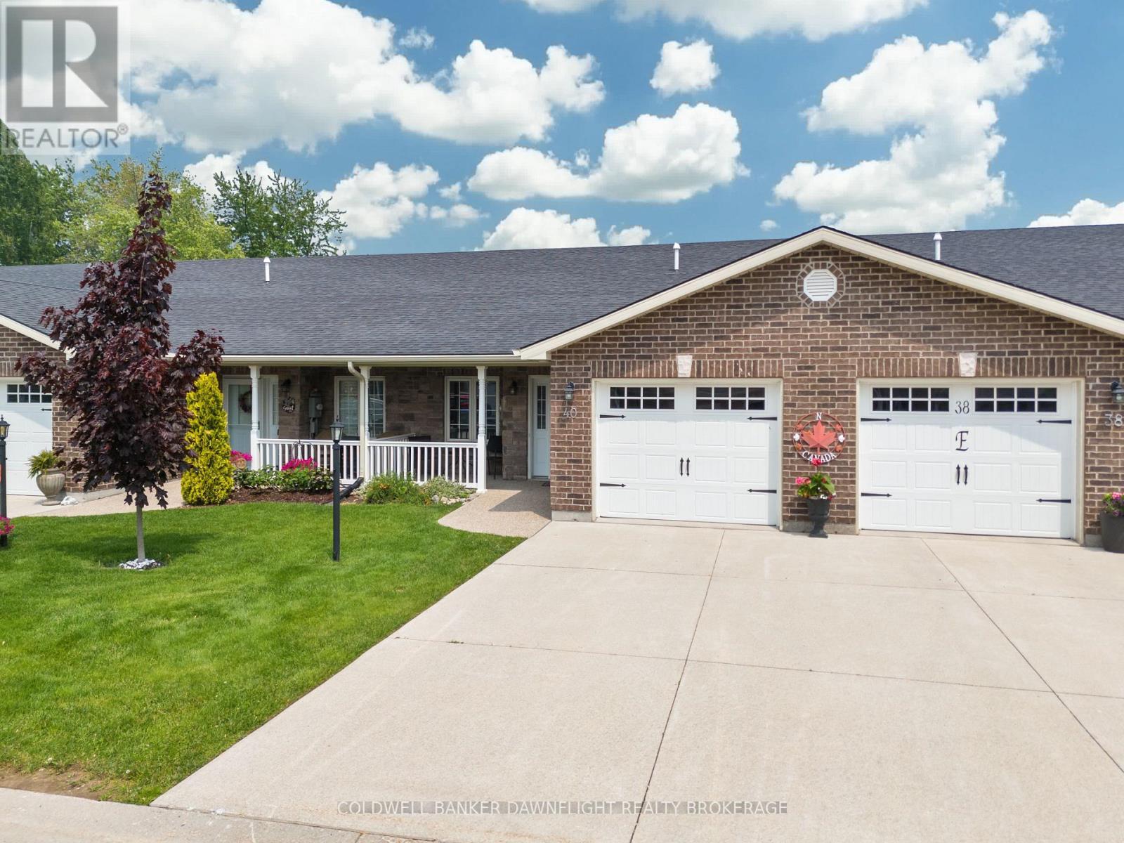 40 Devon Drive, South Huron (Exeter), ON - Outdoor With Deck Patio Veranda With Facade