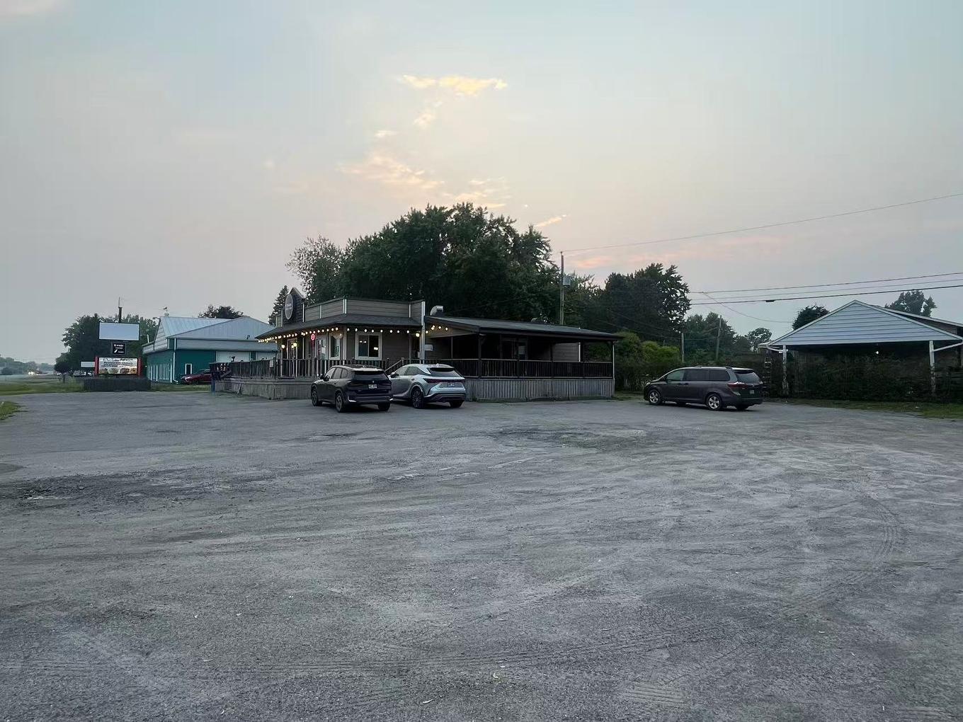 Stationnement - 5205 Boul. Hébert, Salaberry-De-Valleyfield, QC - Outdoor