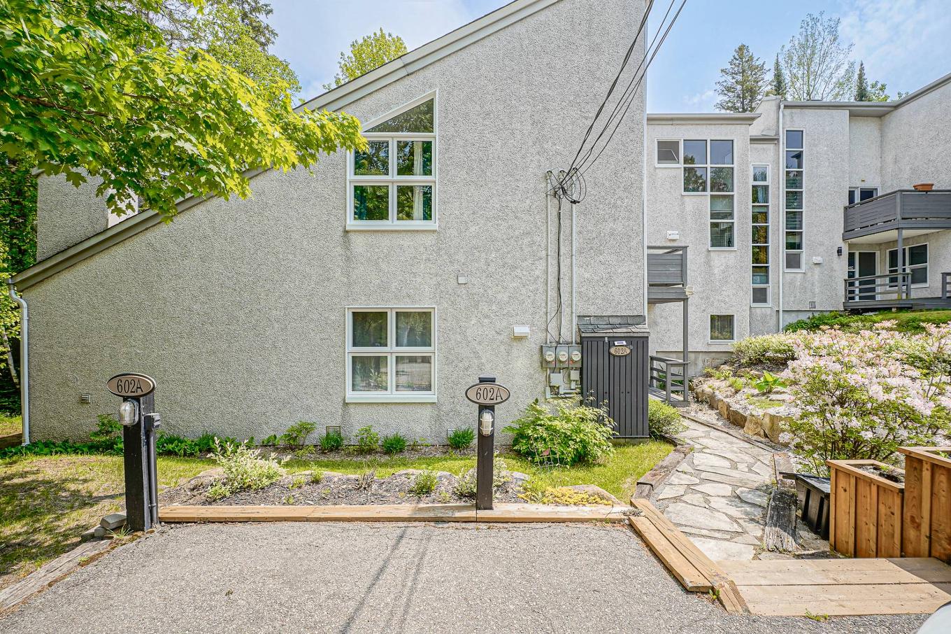 Frontage - 602A Ch. Du Mont-Loup-Garou, Sainte-Adèle, QC - Outdoor