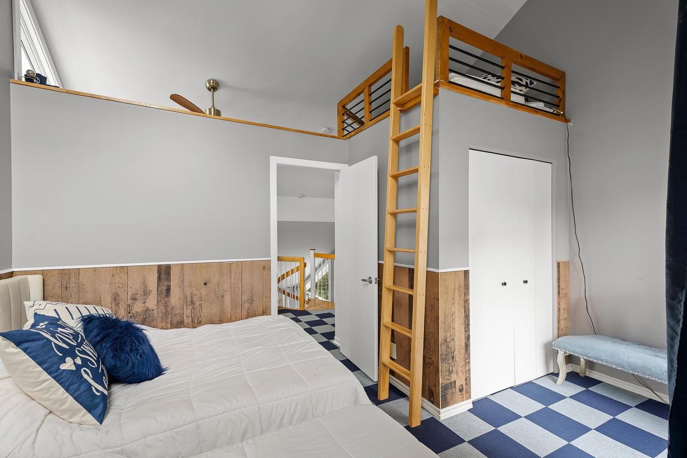 Bedroom - 602A Ch. Du Mont-Loup-Garou, Sainte-Adèle, QC - Indoor Photo Showing Bedroom