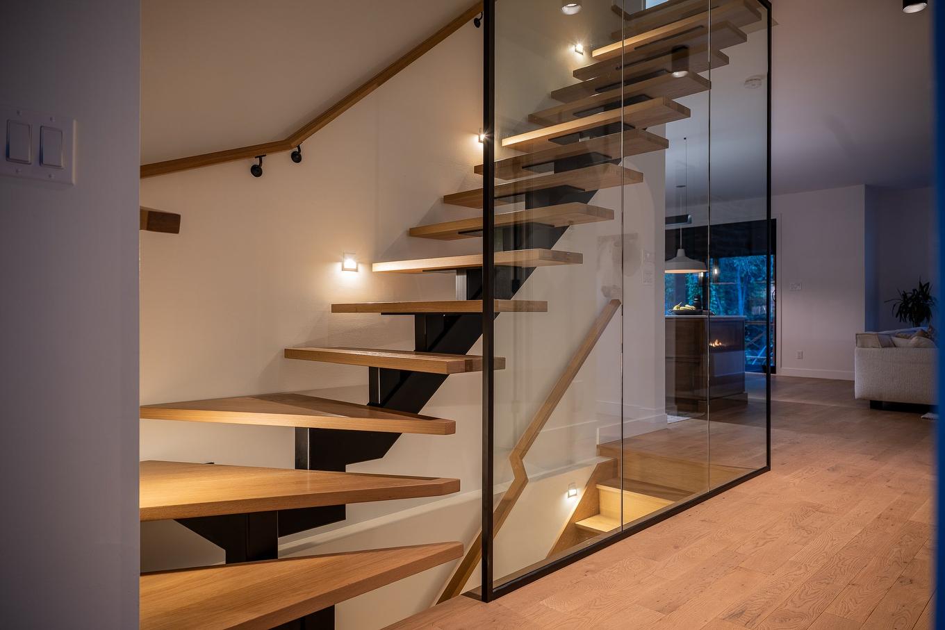 Staircase - 244 8E Avenue, Richelieu, QC - Indoor Photo Showing Other Room