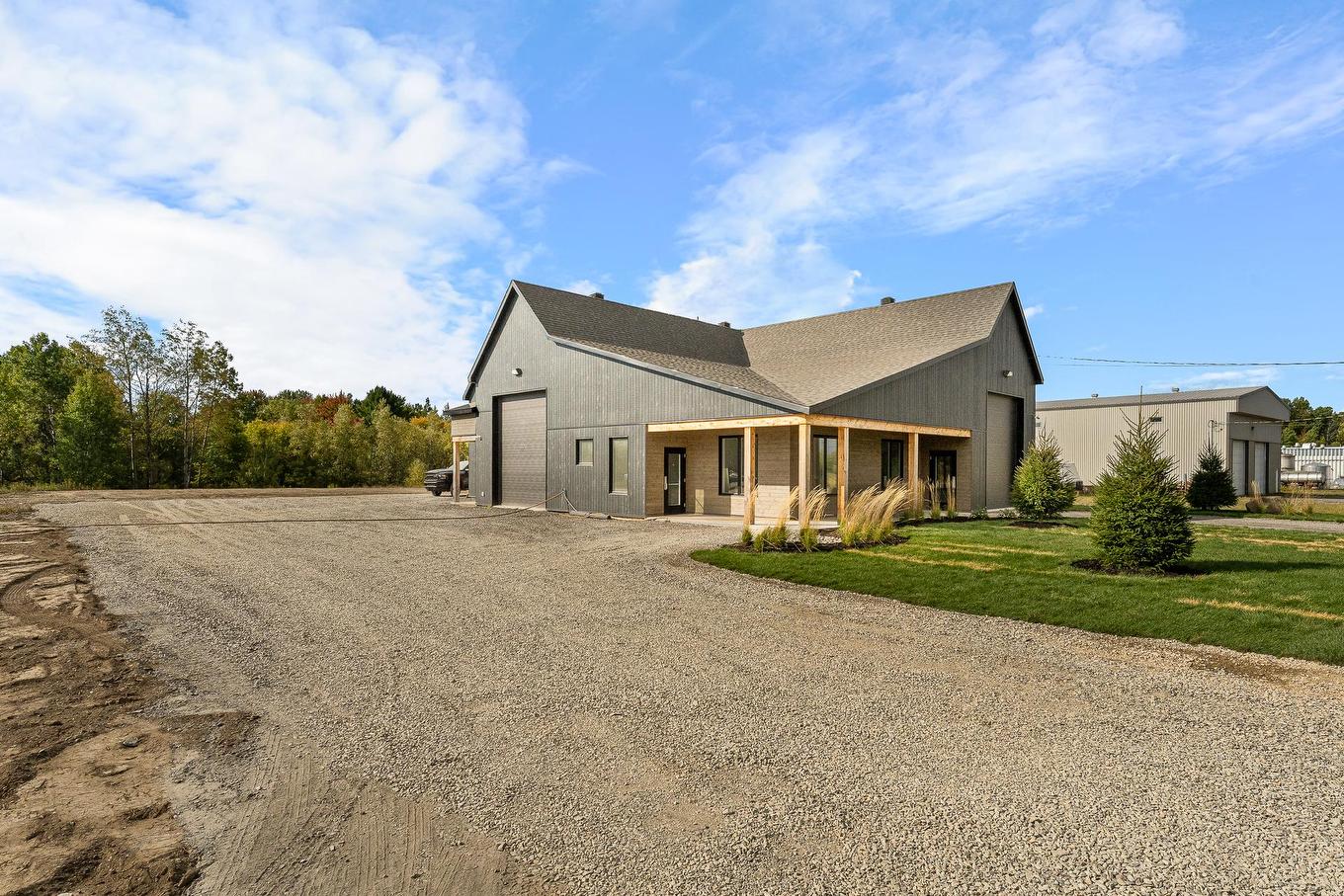 Parking - 114 Ch. Brosseau, Cowansville, QC - Outdoor