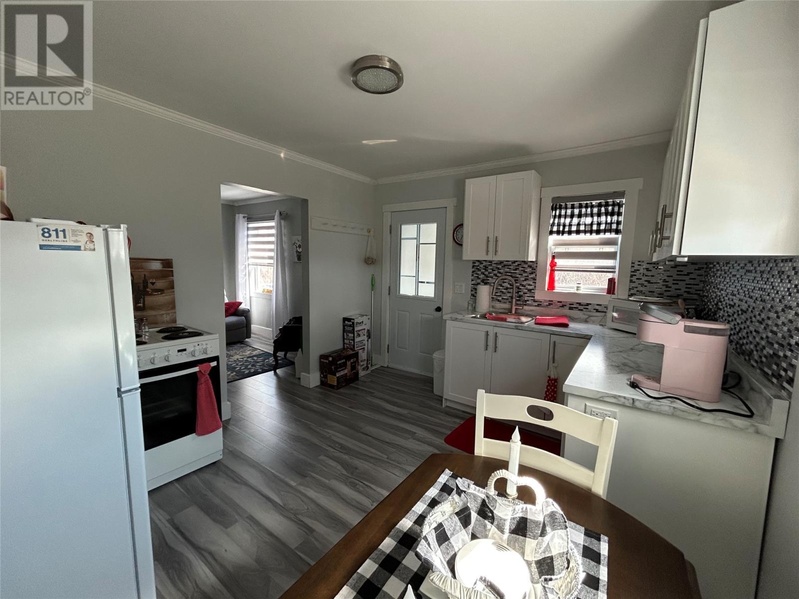 24 Sacrey'S Road, Botwood, NL - Indoor