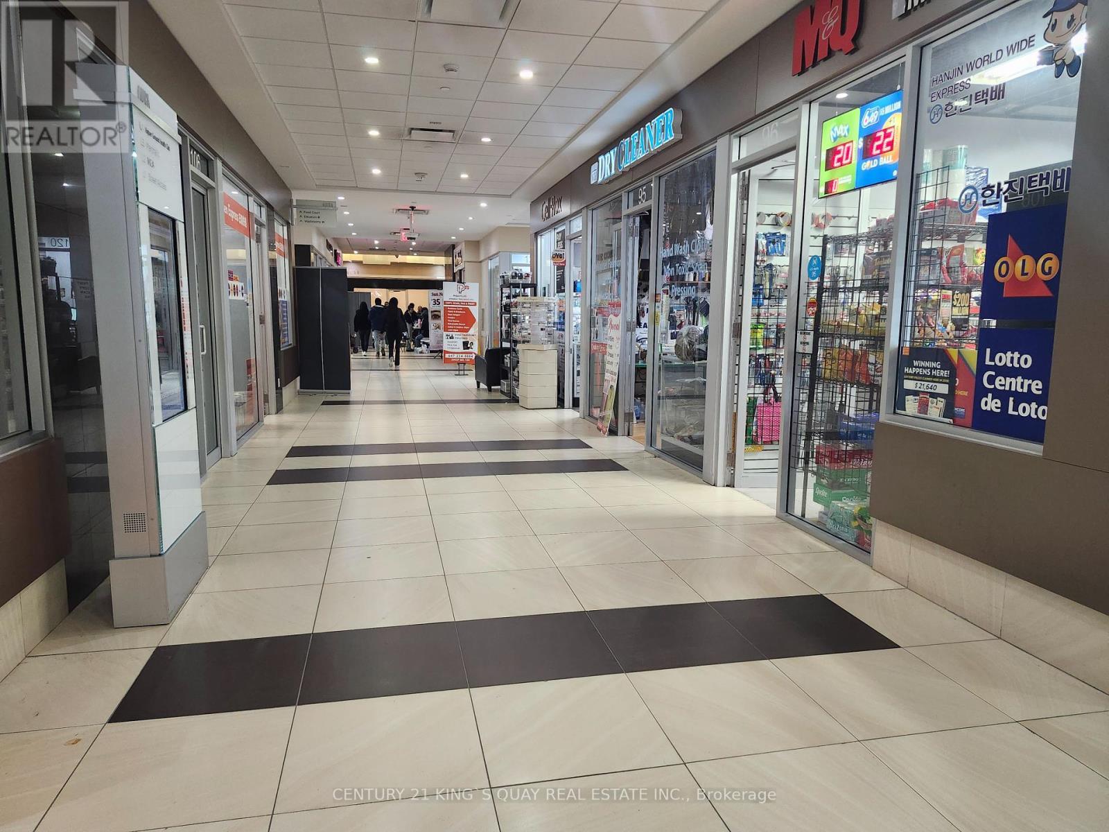 96 - 384 Yonge Street, Toronto, ON