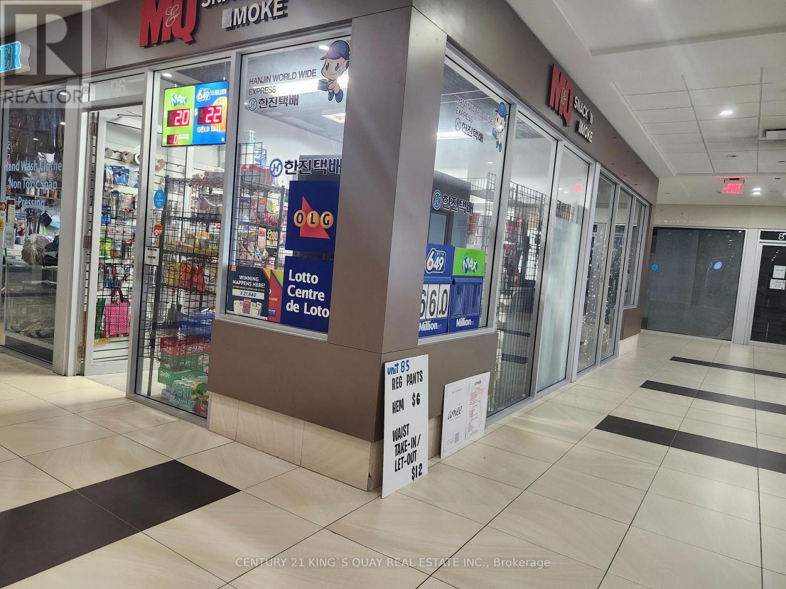 96 - 384 Yonge Street, Toronto, ON