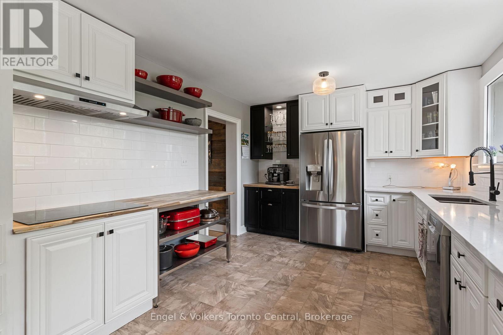 215588 Concession 4, Chatsworth, ON - Indoor Photo Showing Kitchen