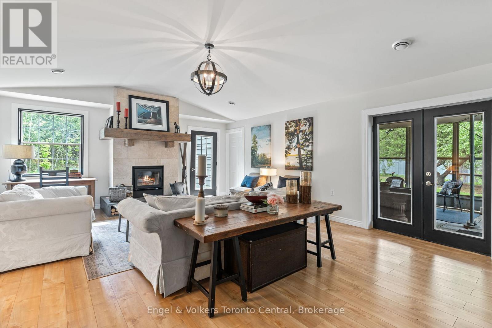 215588 Concession 4, Chatsworth, ON - Indoor Photo Showing Living Room With Fireplace
