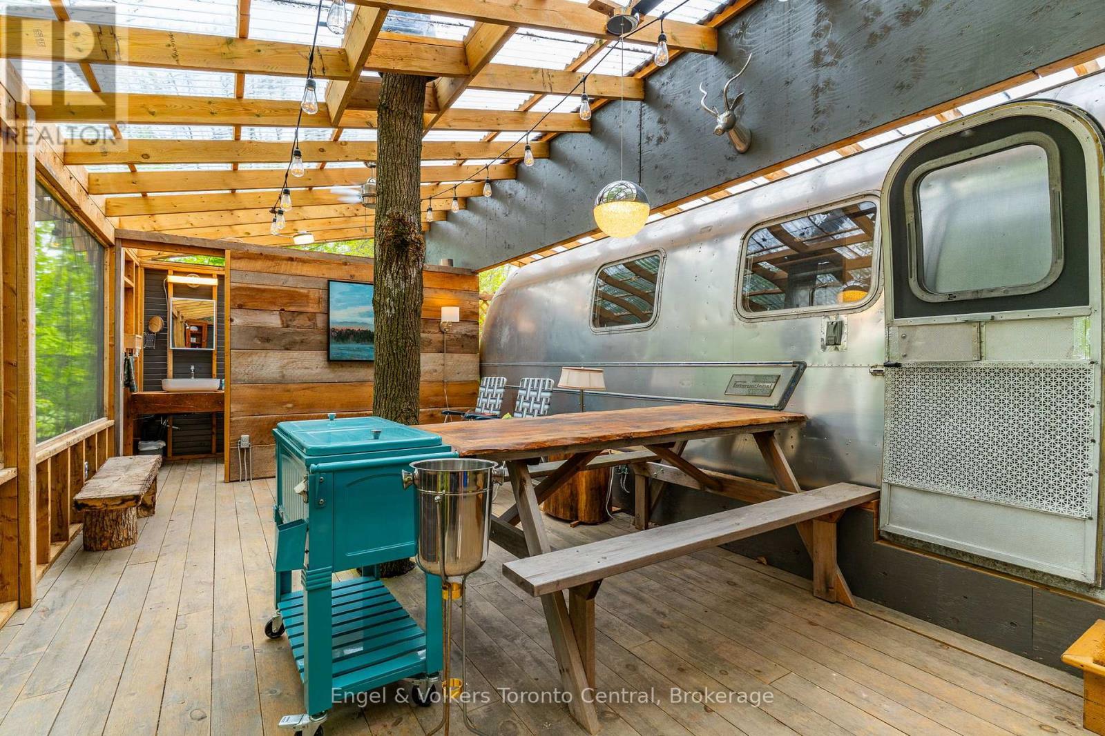 215588 Concession 4, Chatsworth, ON - Indoor Photo Showing Other Room