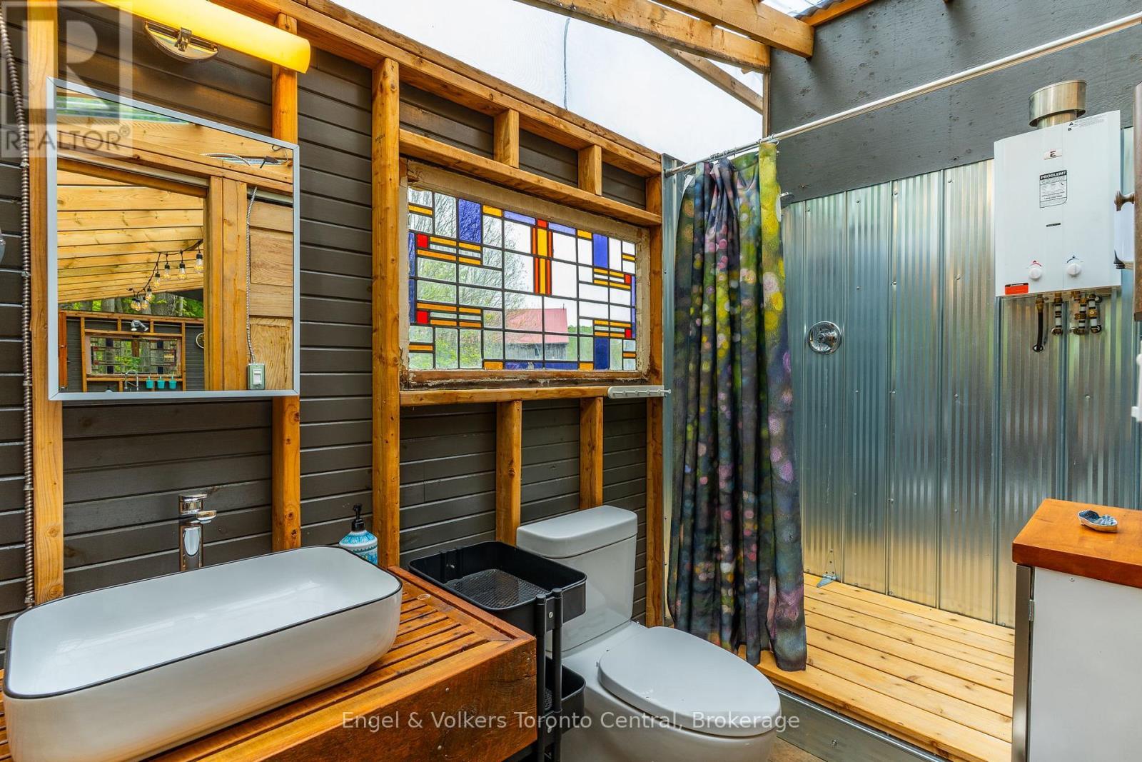 215588 Concession 4, Chatsworth, ON - Indoor Photo Showing Bathroom