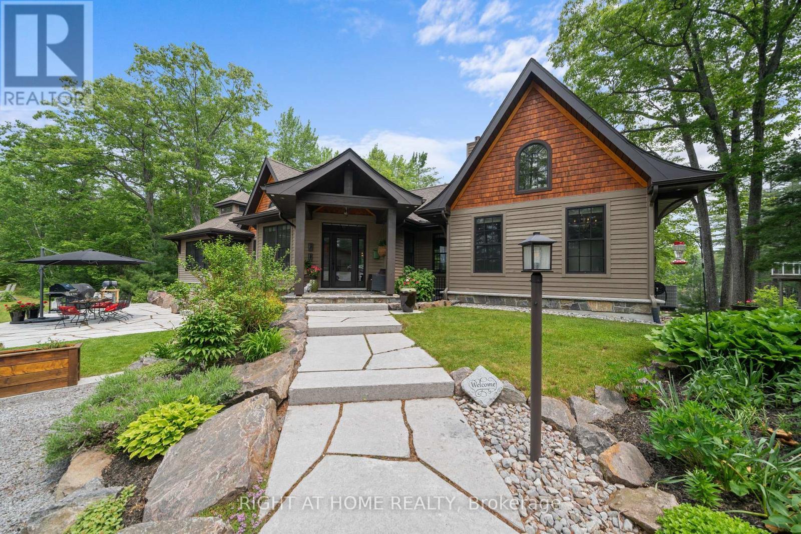 302 Fire Route 93A Route, Havelock-Belmont-Methuen, ON - Outdoor With Facade