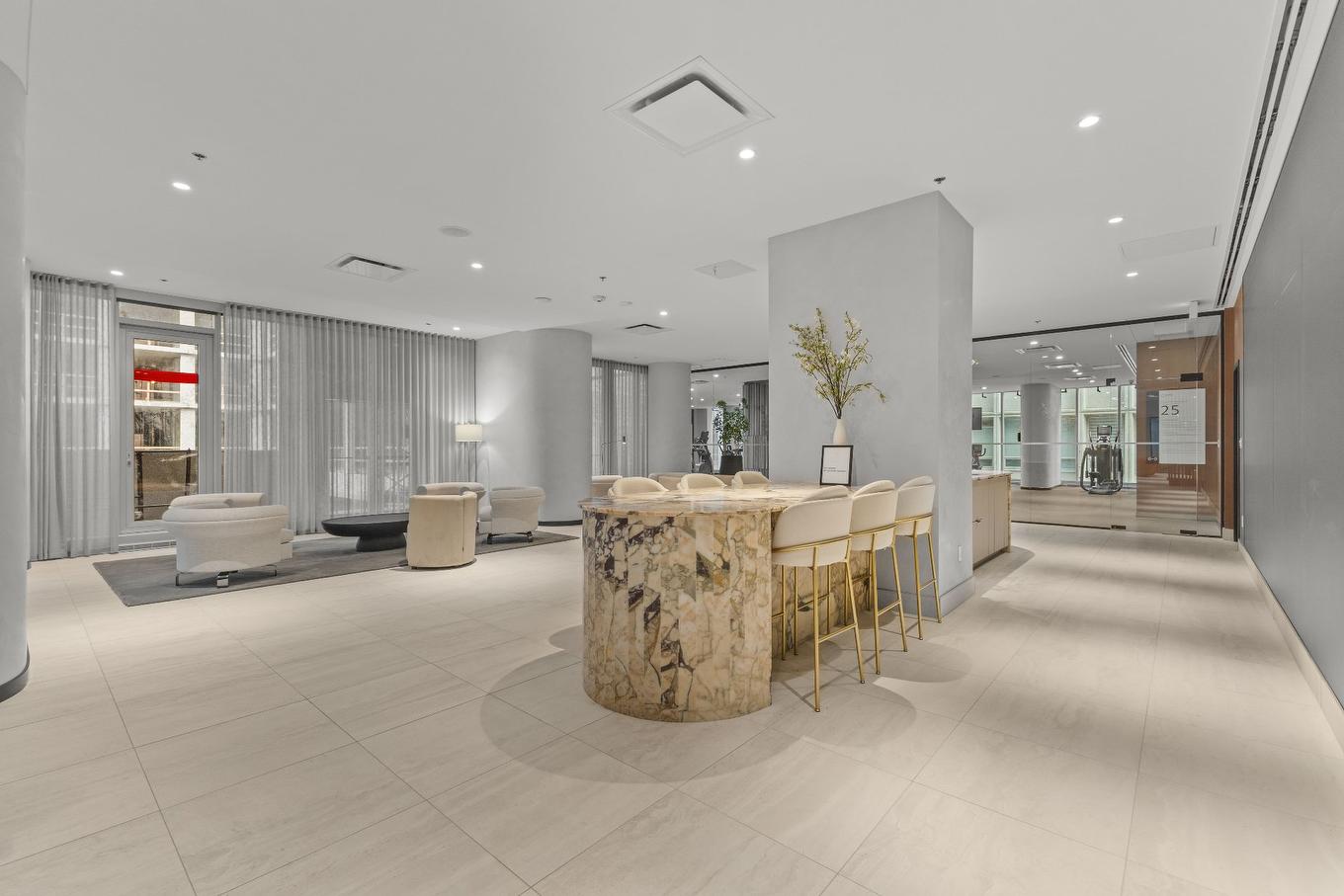 Salle communautaire - 4907-1205 Place Phillips, Montréal (Ville-Marie), QC - Indoor Photo Showing Other Room