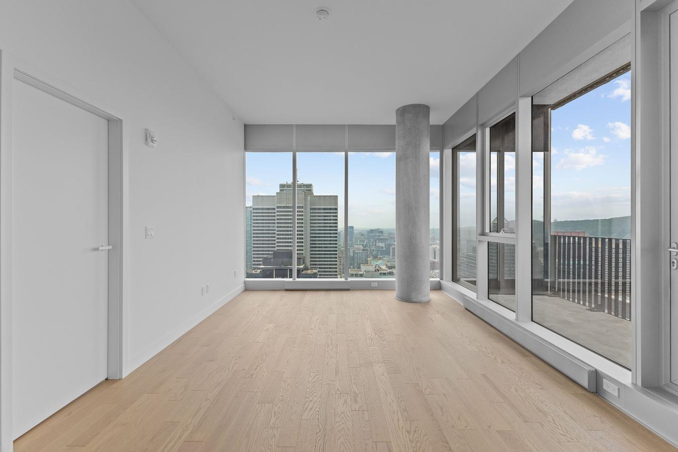 Salon - 4907-1205 Place Phillips, Montréal (Ville-Marie), QC - Indoor Photo Showing Other Room