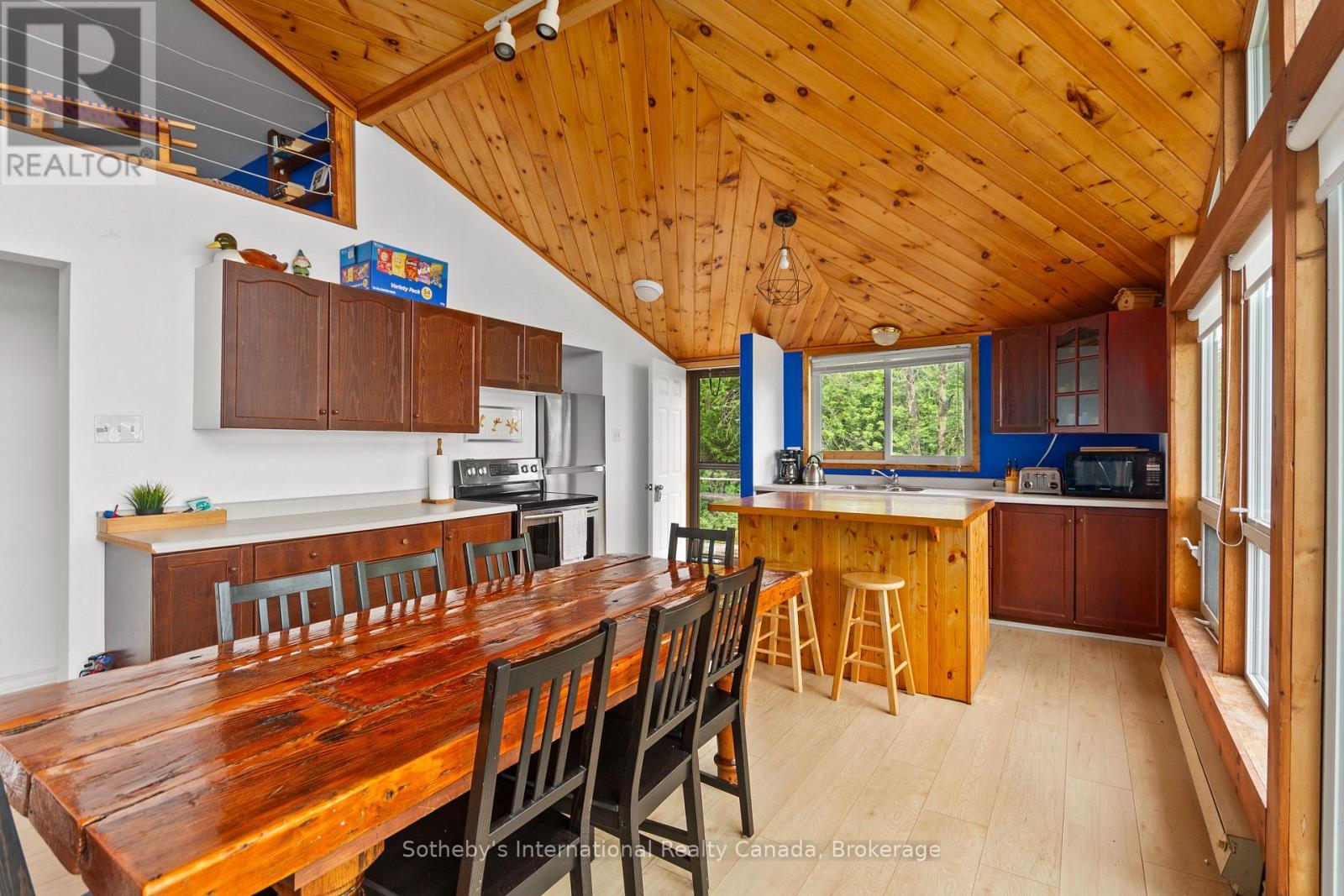 10 & 11 Methodist Island, Tay (Port Mcnicoll), ON - Indoor Photo Showing Dining Room
