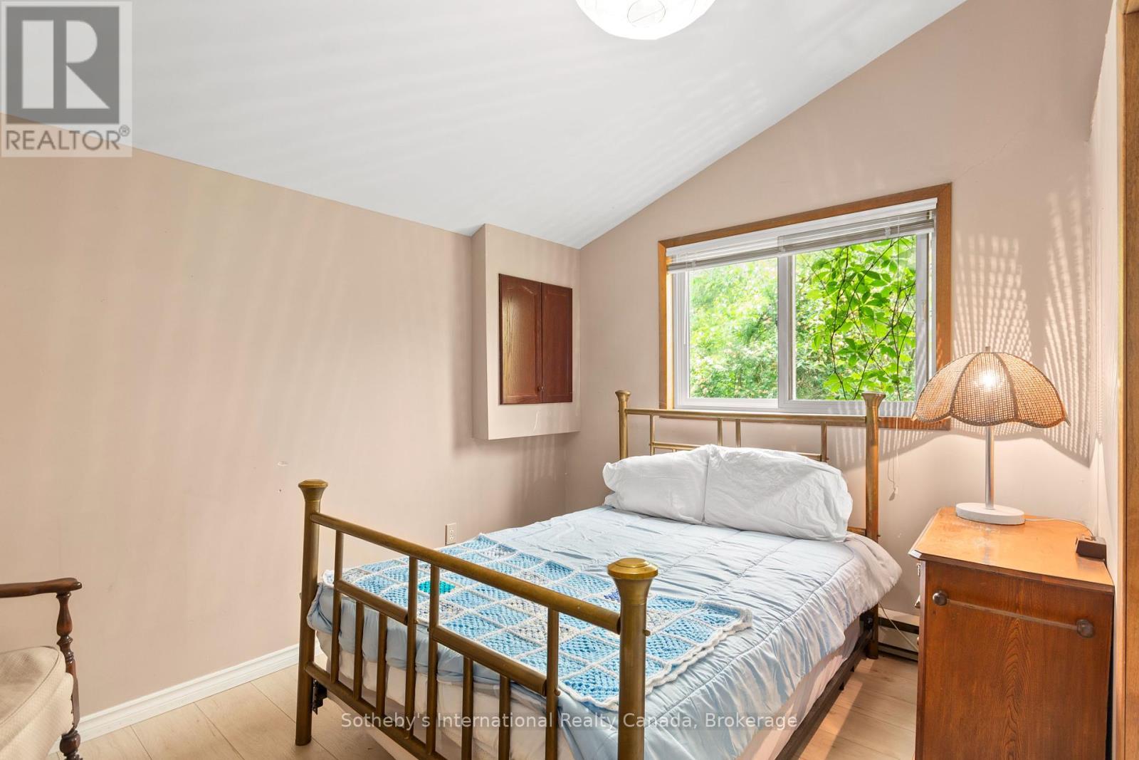 10 & 11 Methodist Island, Tay (Port Mcnicoll), ON - Indoor Photo Showing Bedroom