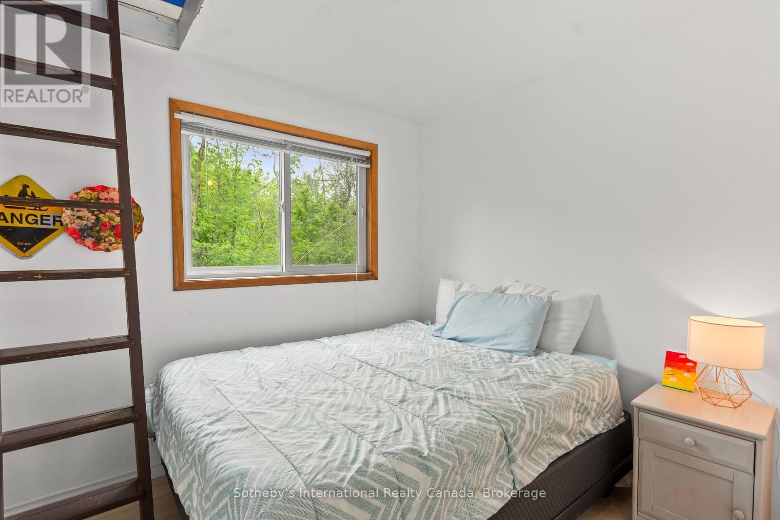 10 & 11 Methodist Island, Tay (Port Mcnicoll), ON - Indoor Photo Showing Bedroom