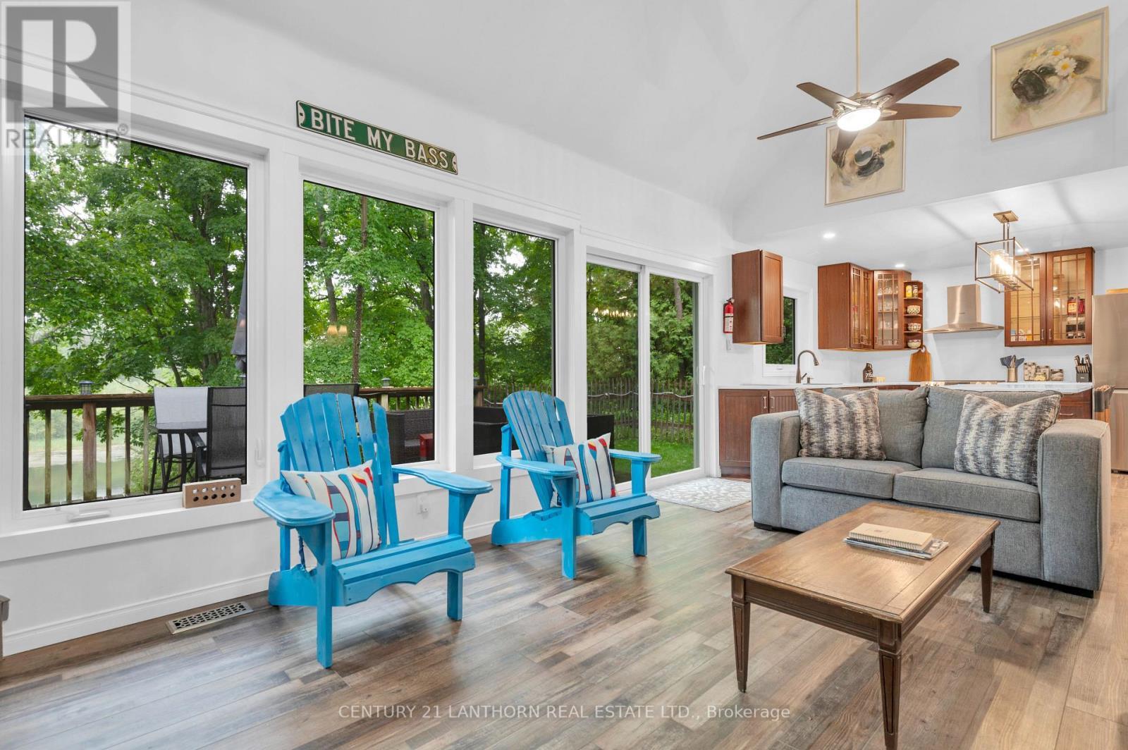 135 Camp Lane, Tweed (Hungerford (Twp)), ON - Indoor Photo Showing Living Room