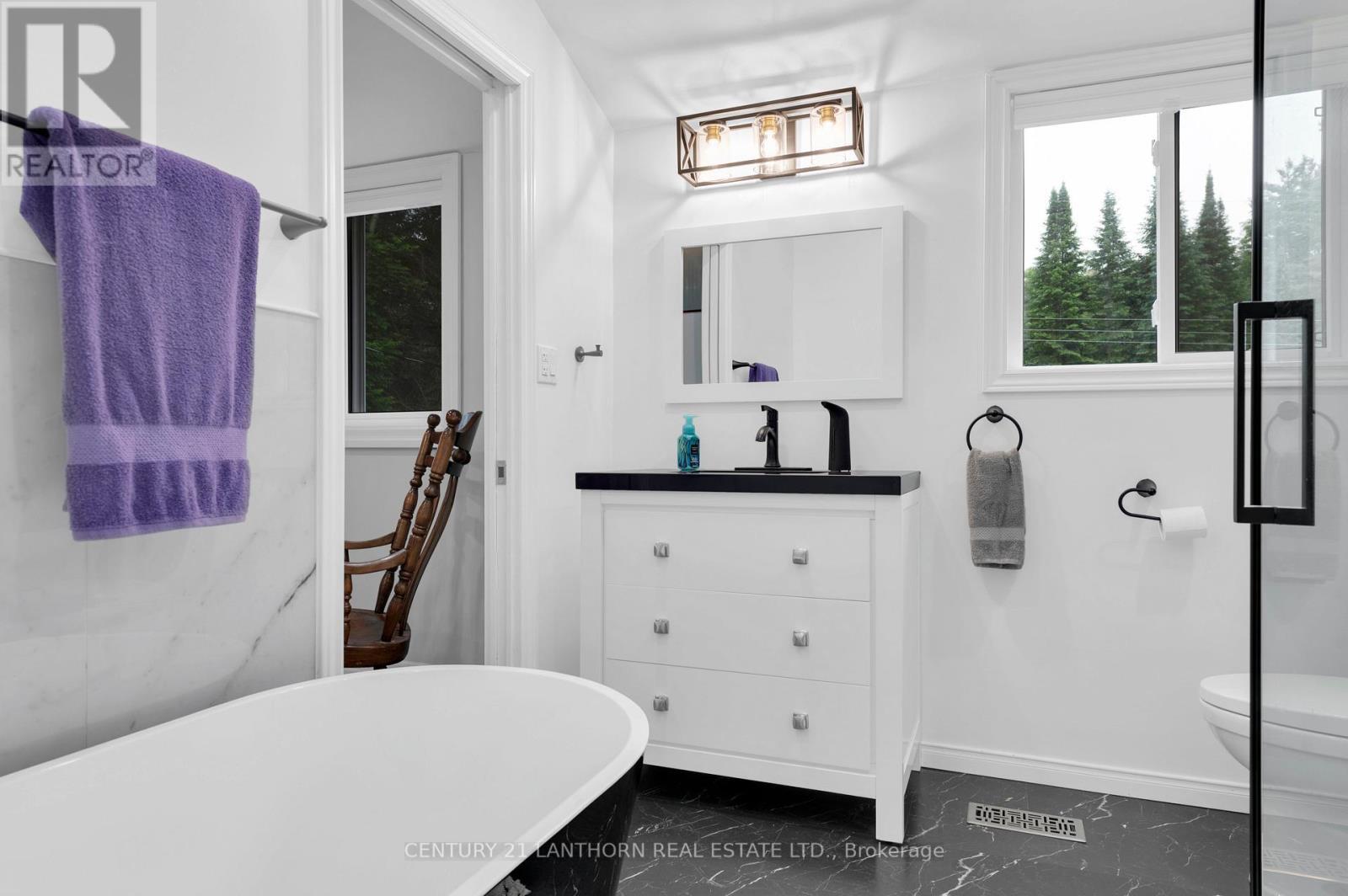 135 Camp Lane, Tweed (Hungerford (Twp)), ON - Indoor Photo Showing Bathroom