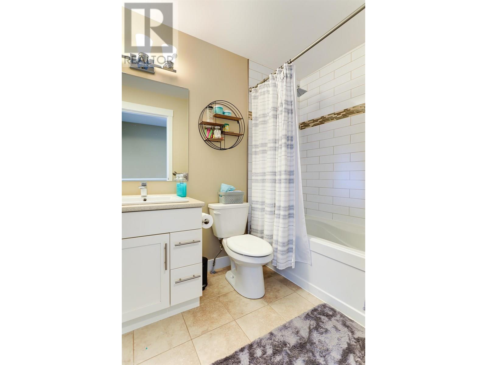 404 110 Baxter Avenue, Kitimat, BC - Indoor Photo Showing Bathroom