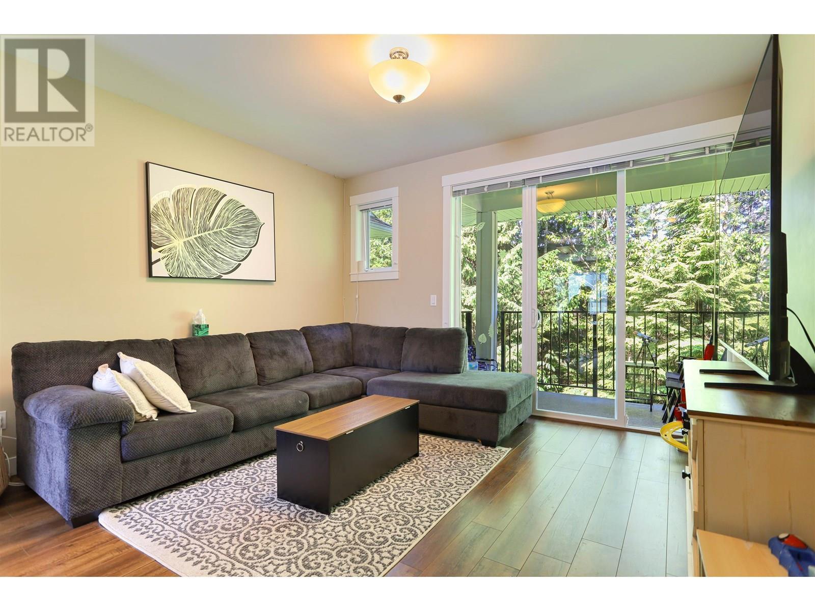 404 110 Baxter Avenue, Kitimat, BC - Indoor Photo Showing Living Room