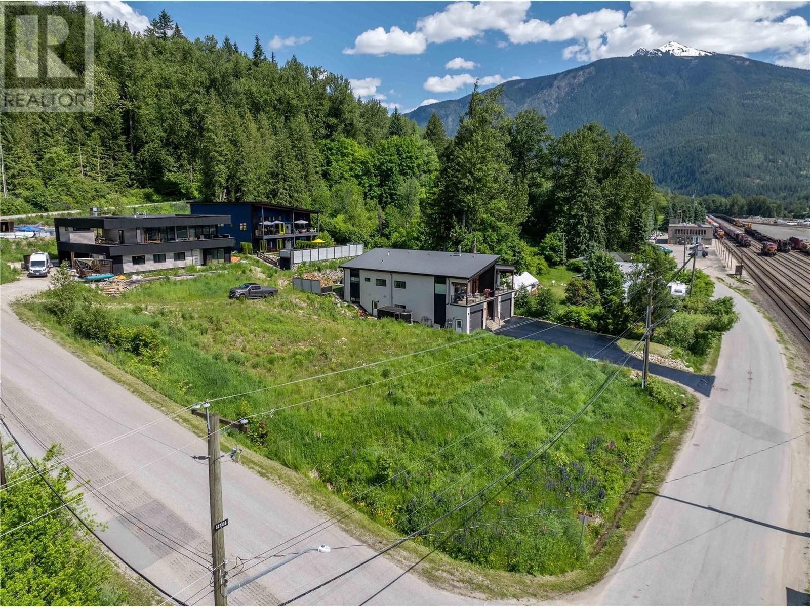 98 Track Street, Revelstoke, BC