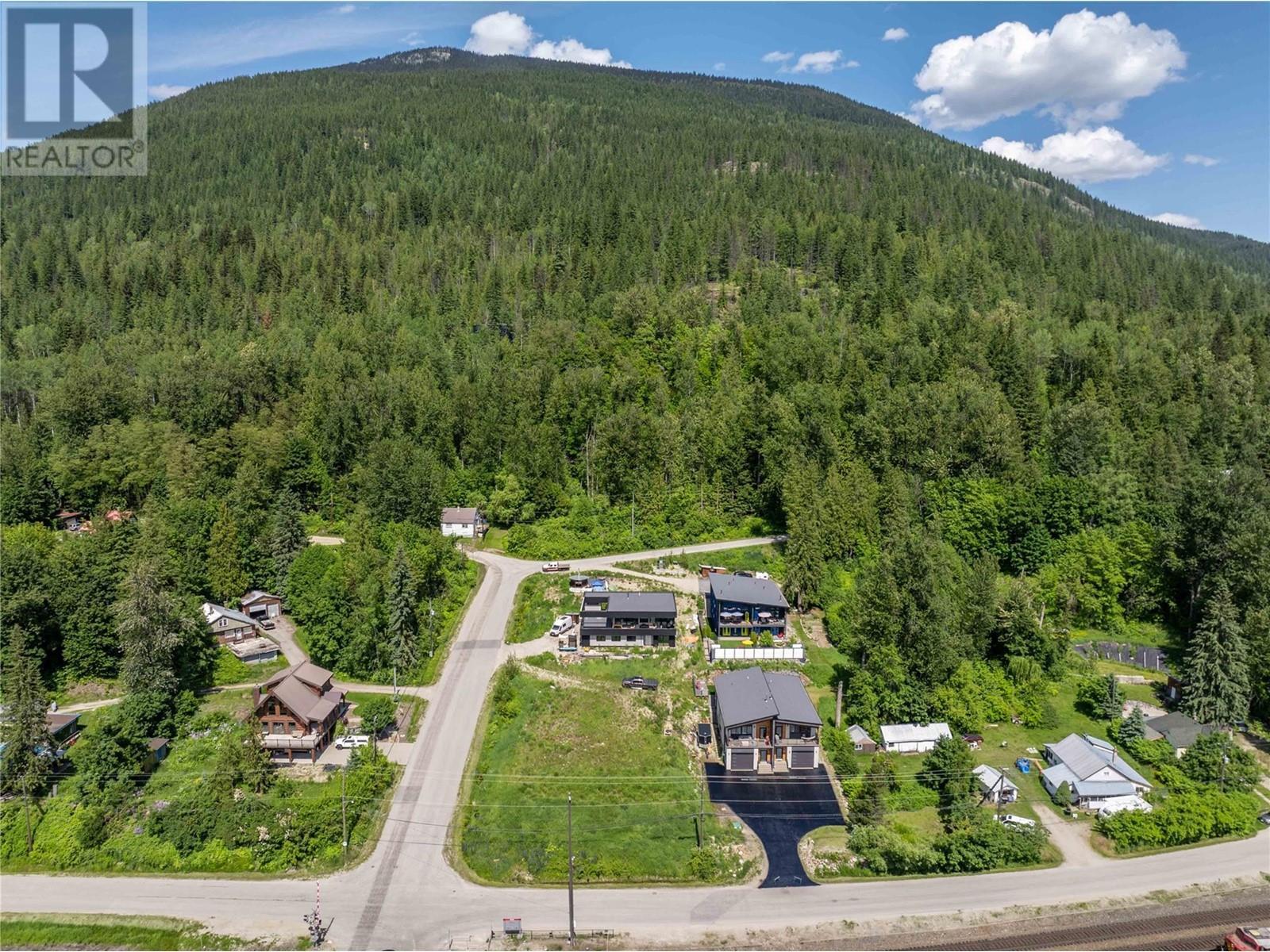 98 Track Street, Revelstoke, BC