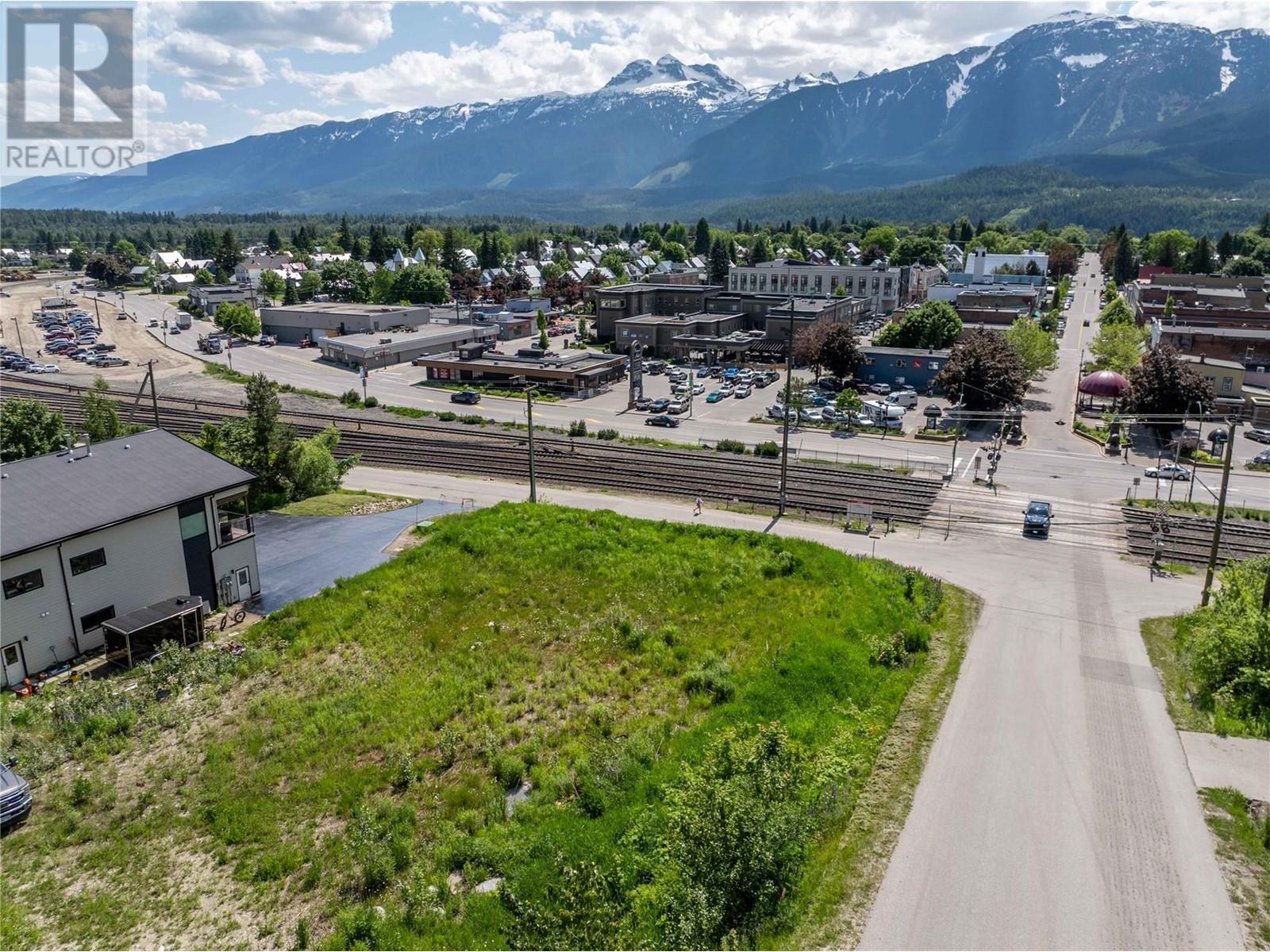 98 Track Street, Revelstoke, BC