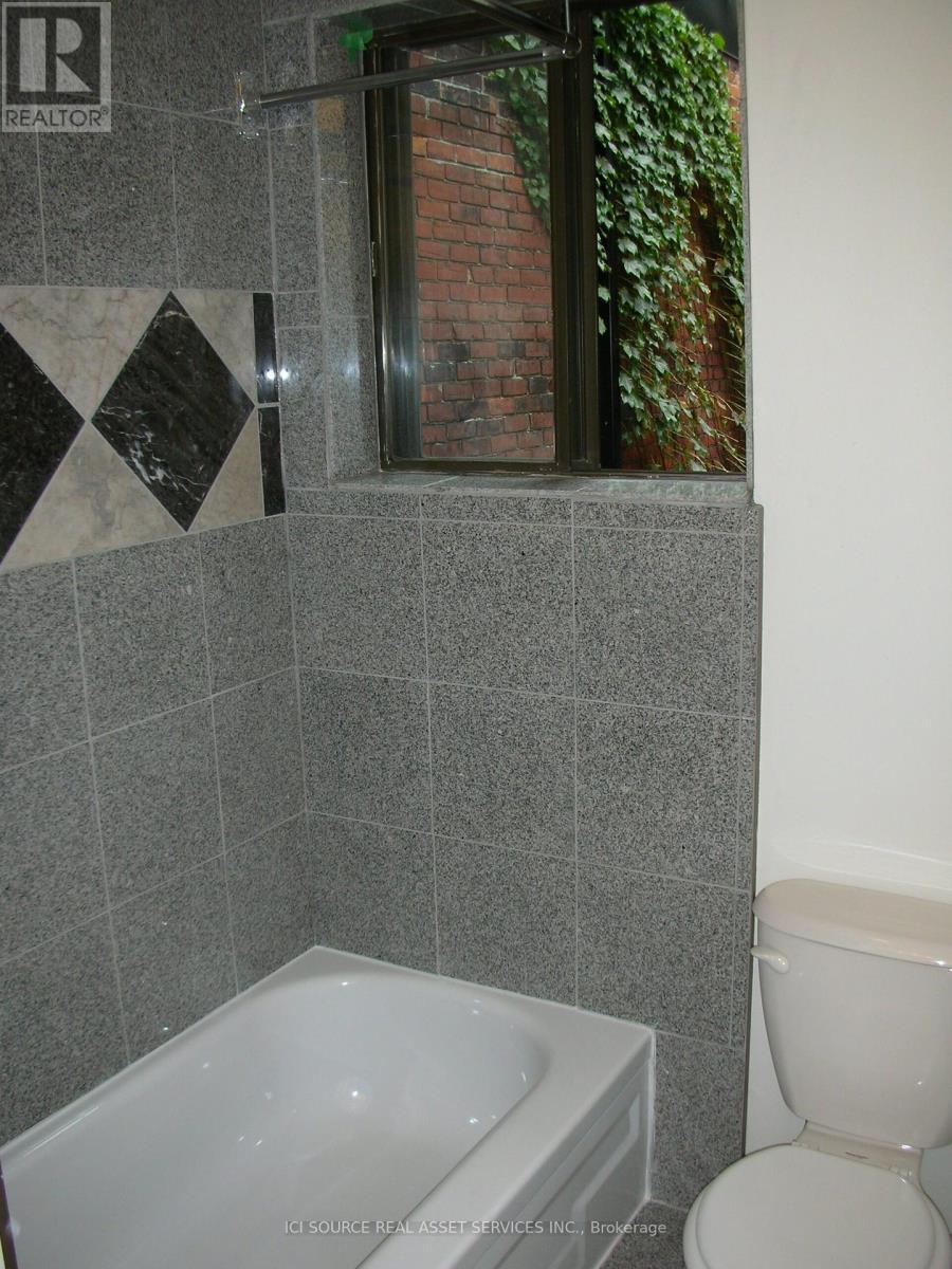 72 Pembroke Street, Toronto, ON - Indoor Photo Showing Bathroom