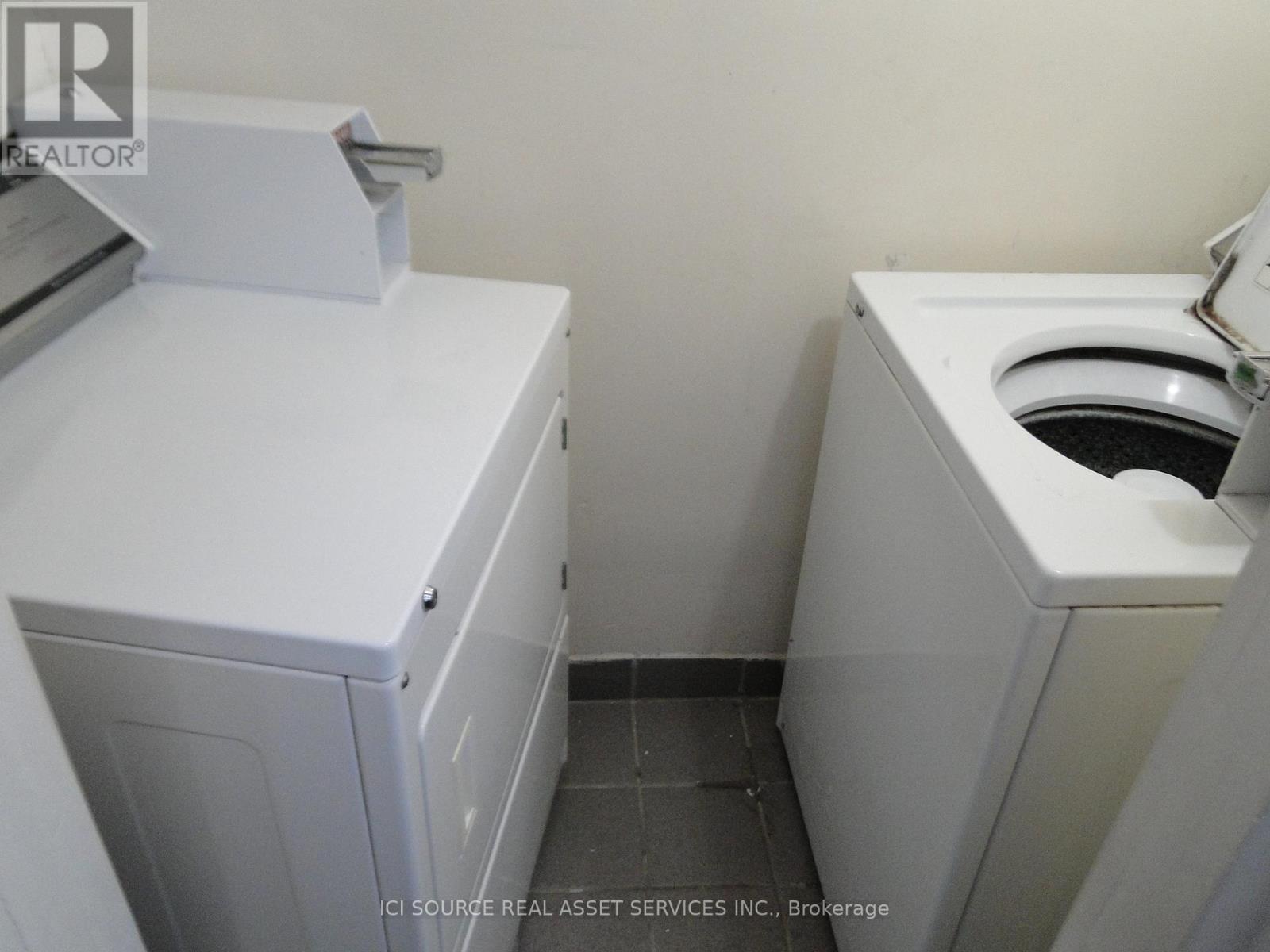 72 Pembroke Street, Toronto, ON - Indoor Photo Showing Laundry Room