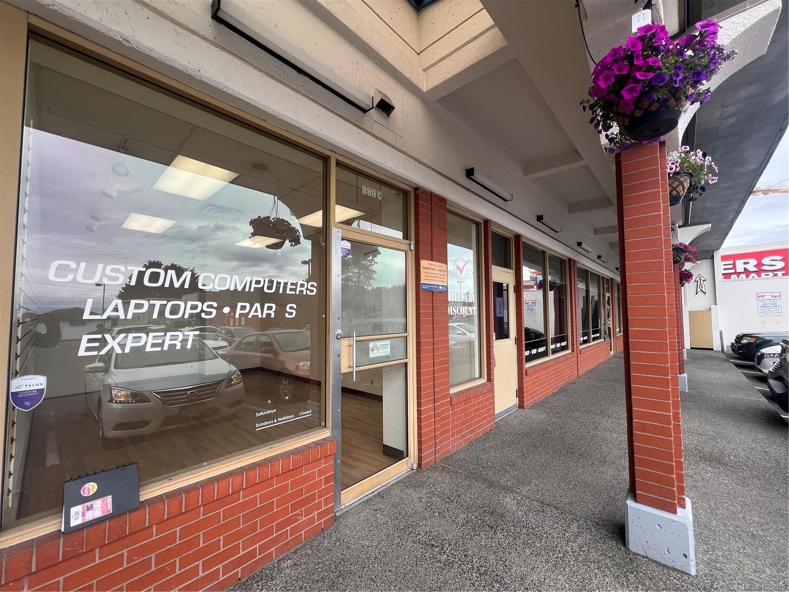 C-880 Esquimalt Rd, Esquimalt, BC