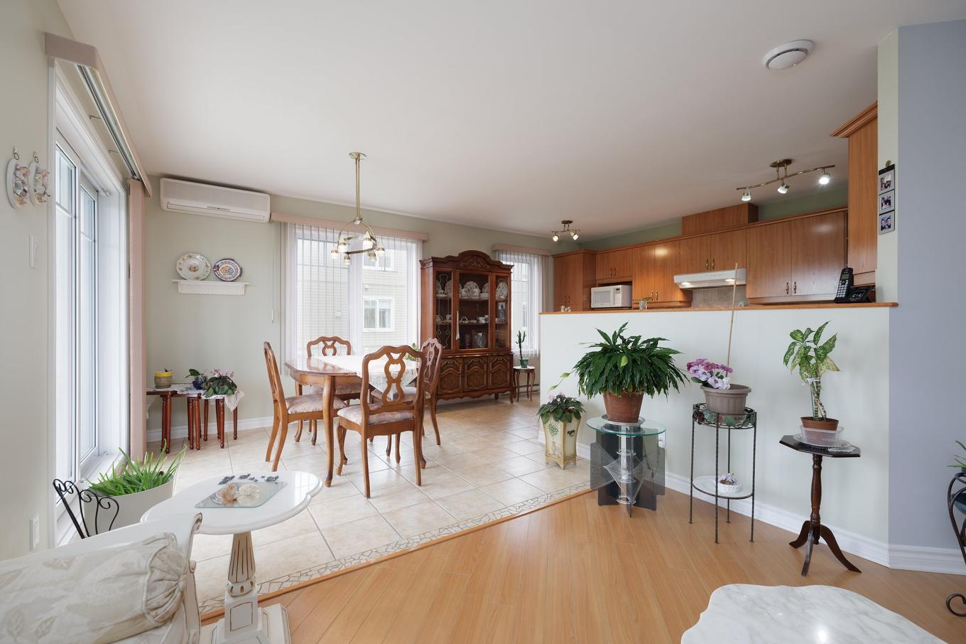 Overall view - 302-2525 Rue Dutrisac, Vaudreuil-Dorion, QC - Indoor Photo Showing Dining Room