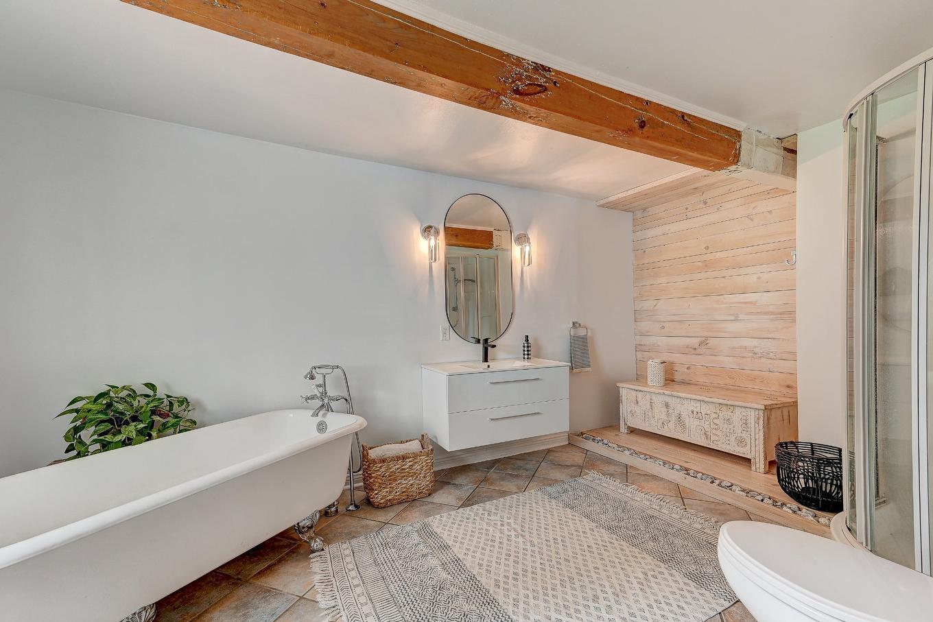 Bathroom - 396 Ch. Du Ruisseau-Des-Noyers, Saint-Jean-Sur-Richelieu, QC - Indoor Photo Showing Bathroom