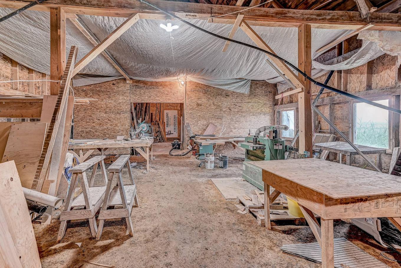 Barn - 396 Ch. Du Ruisseau-Des-Noyers, Saint-Jean-Sur-Richelieu, QC -