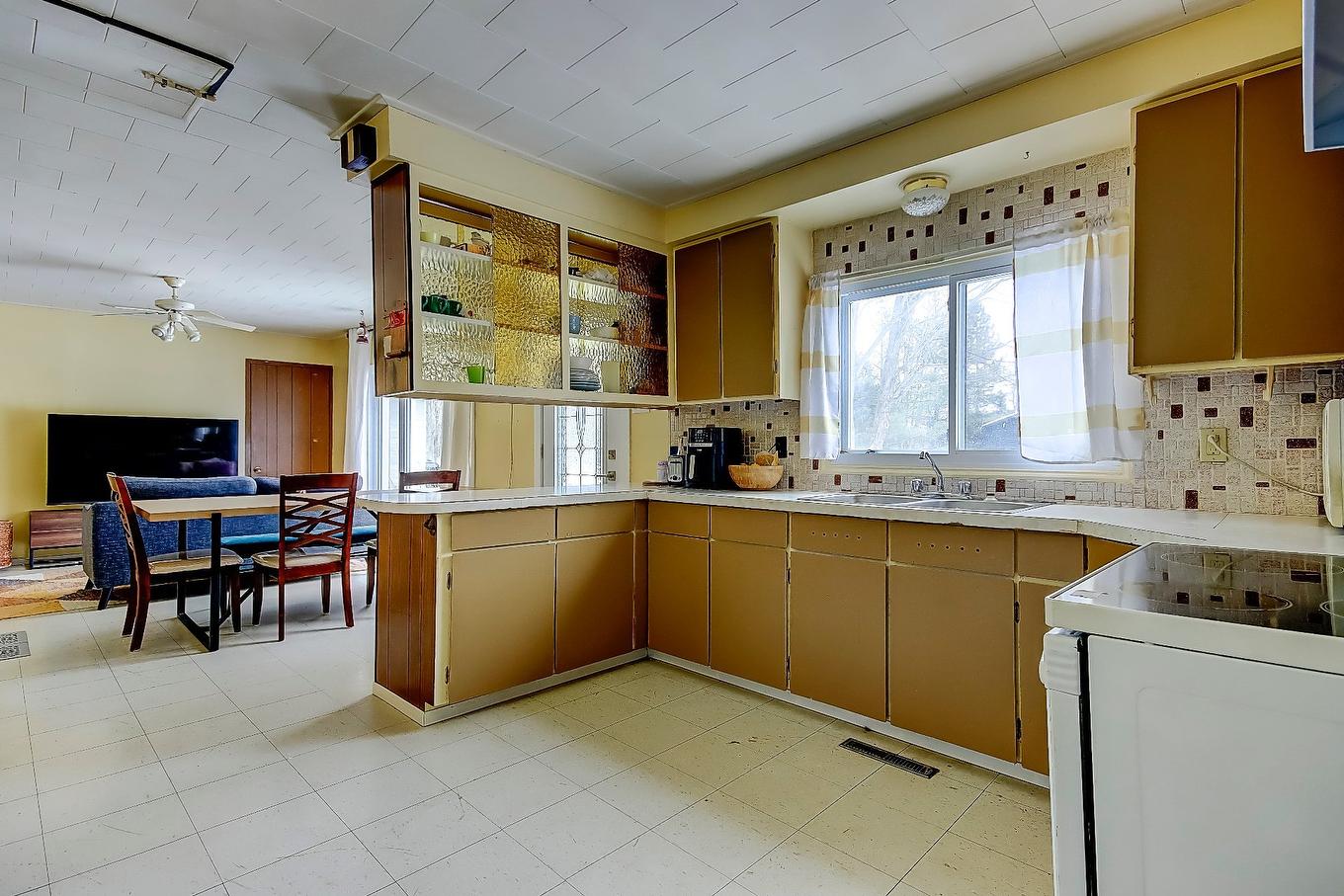 Kitchen - 286 Rg De La Barbotte, Lacolle, QC - Indoor Photo Showing Kitchen With Double Sink