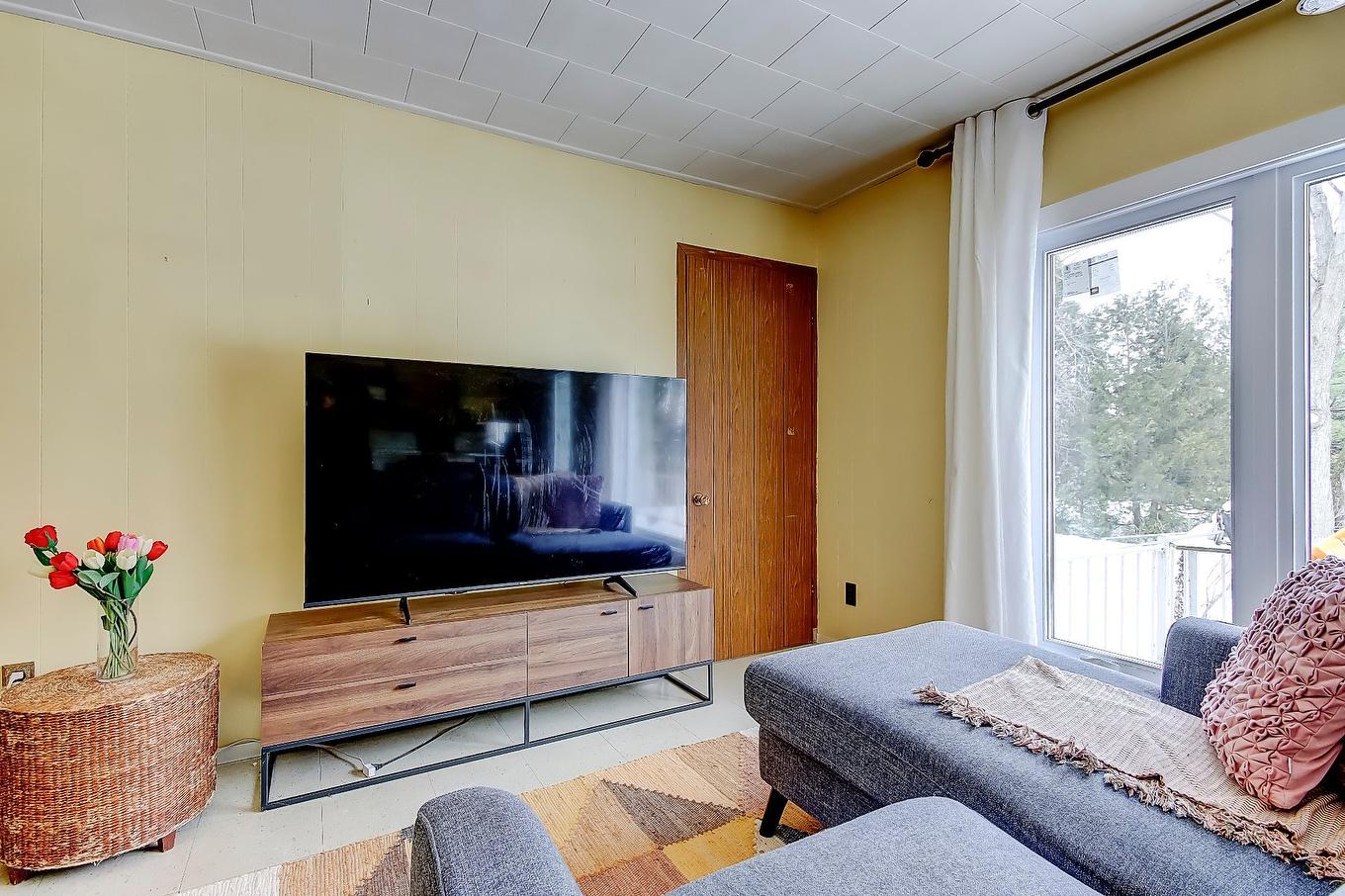 Living room - 286 Rg De La Barbotte, Lacolle, QC - Indoor