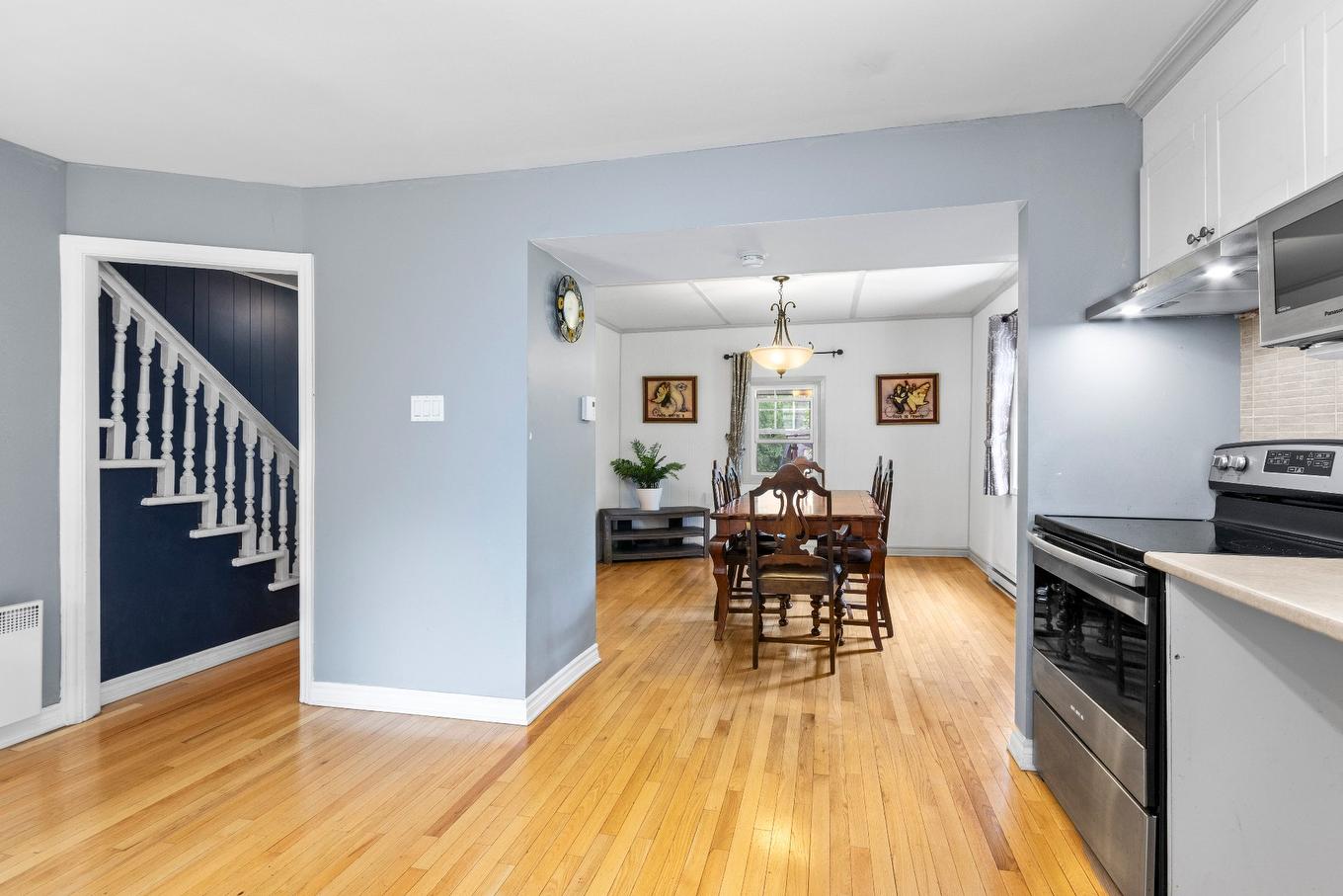 Vue d'ensemble - 90 Rue St-Jean, Châteauguay, QC - Indoor Photo Showing Kitchen