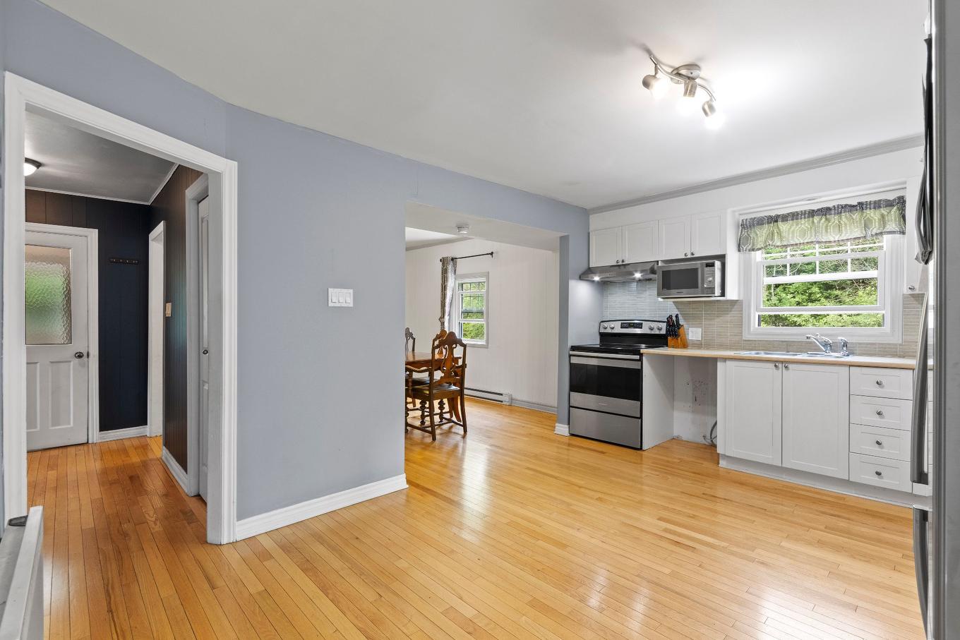 Cuisine - 90 Rue St-Jean, Châteauguay, QC - Indoor Photo Showing Kitchen