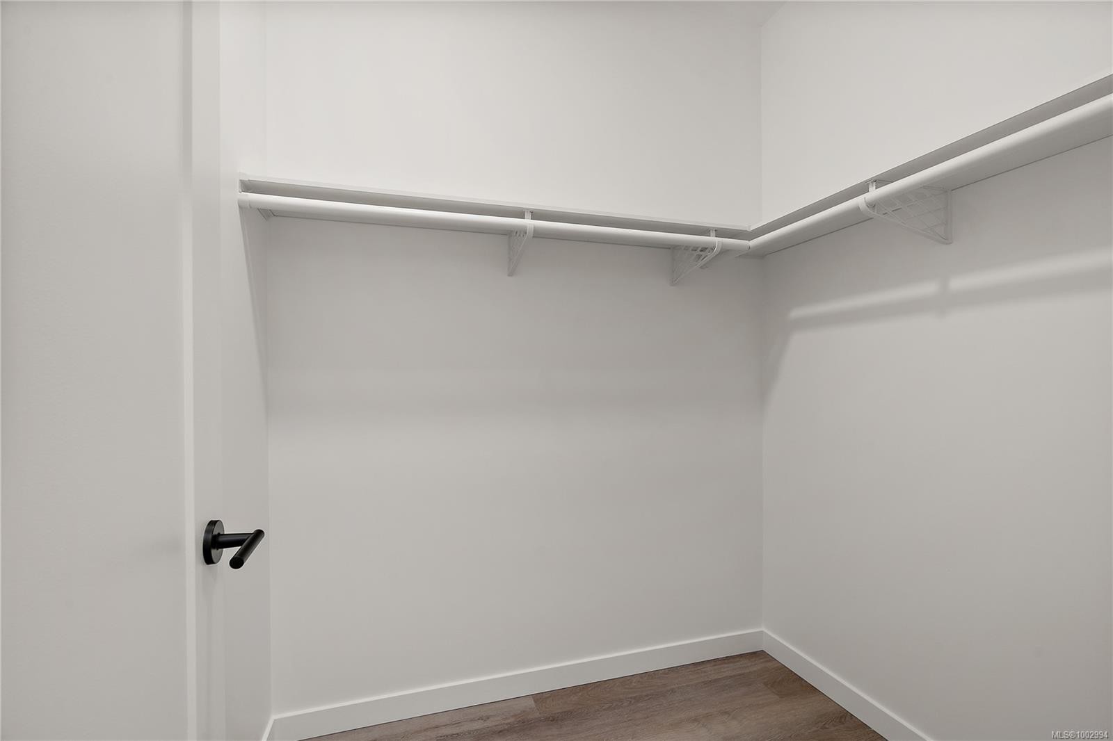 B404-1102 Esquimalt Rd, Esquimalt, BC - Indoor With Storage