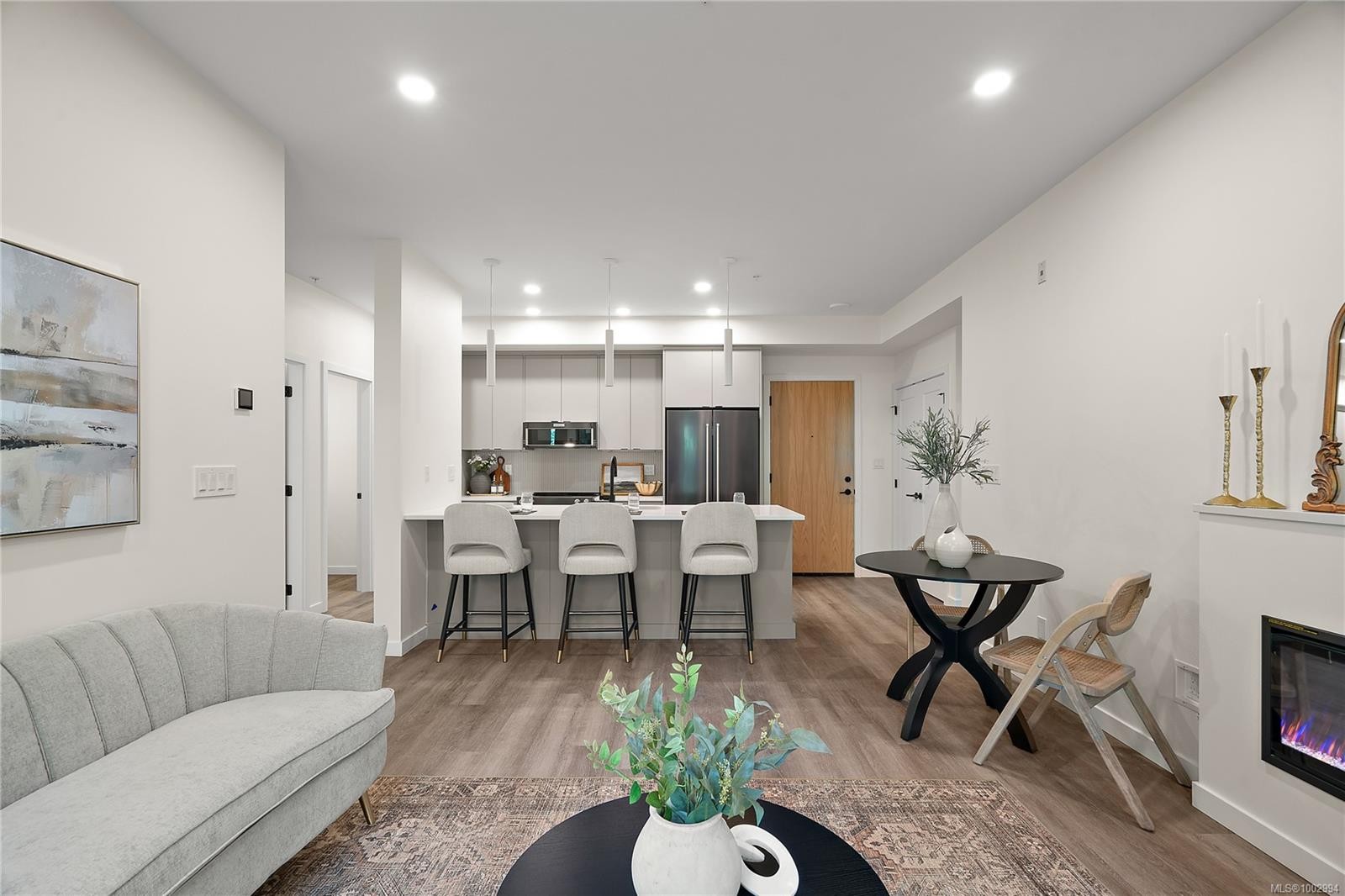 B404-1102 Esquimalt Rd, Esquimalt, BC - Indoor Photo Showing Living Room With Fireplace