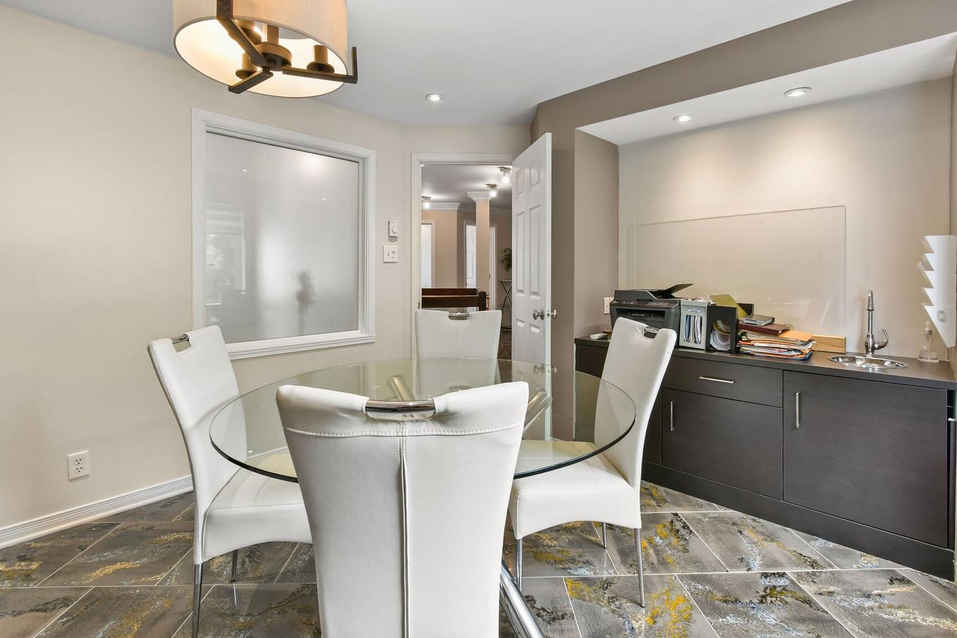 Office - 3390 Grande Allée, Longueuil (Saint-Hubert), QC - Indoor