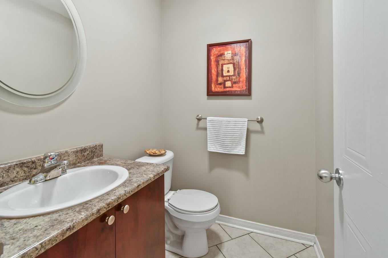 Powder room - 3390 Grande Allée, Longueuil (Saint-Hubert), QC - Indoor Photo Showing Bathroom