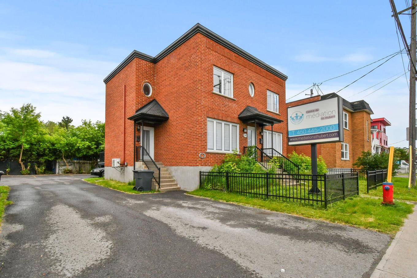 Frontage - 3390 Grande Allée, Longueuil (Saint-Hubert), QC - Outdoor