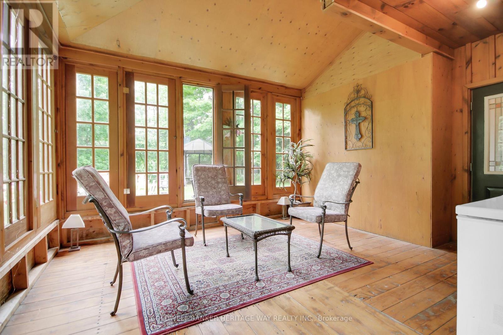 sun room - 828 Ashby Road, Lanark Highlands, ON - Indoor Photo Showing Living Room